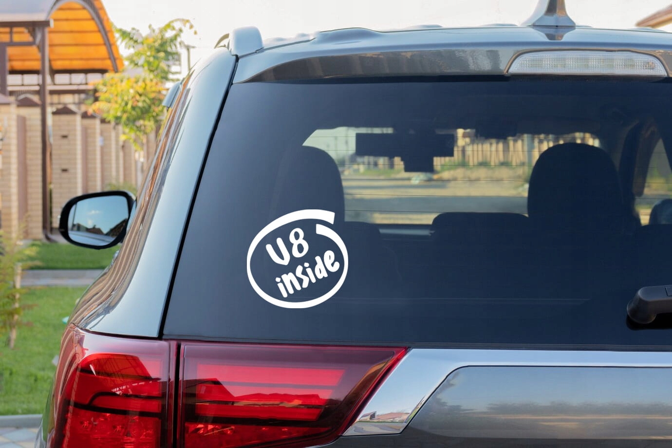 V8 inside - Naklejka na samochód na auto ODBLASKOWA Producent Inny