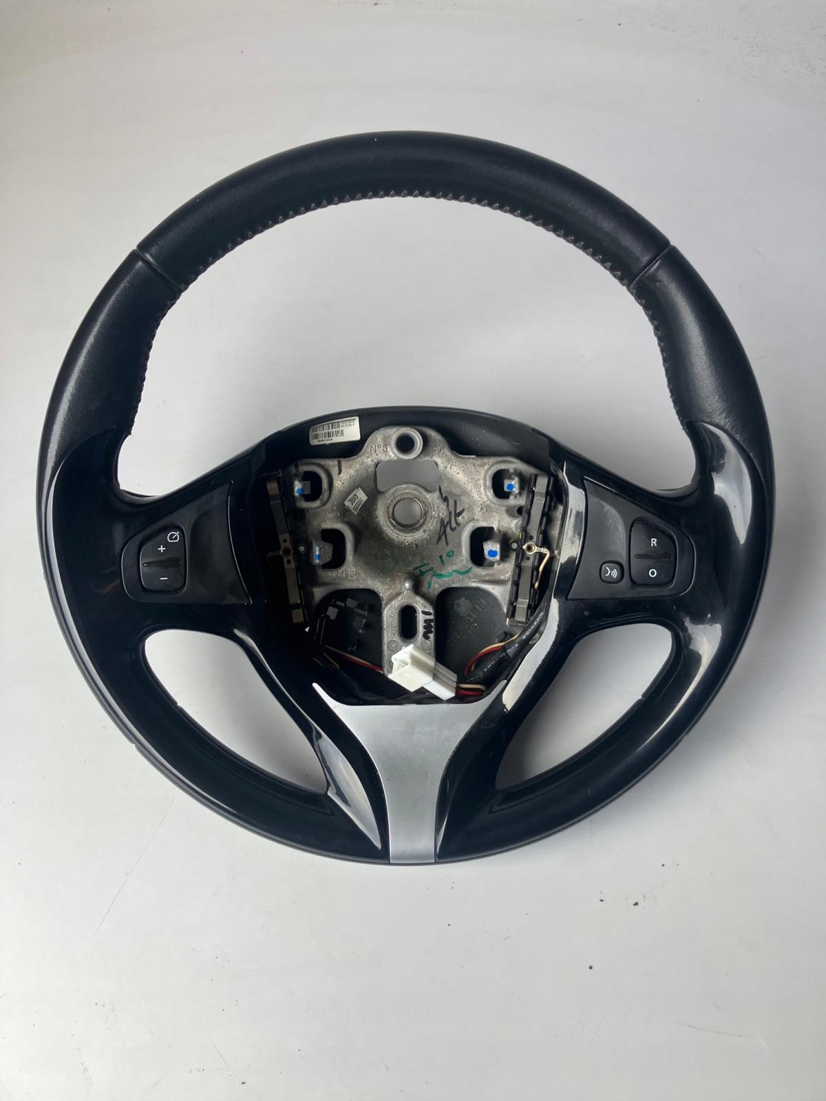 volant MULTIFUNKCJA kůže RENAULT CAPTUR a