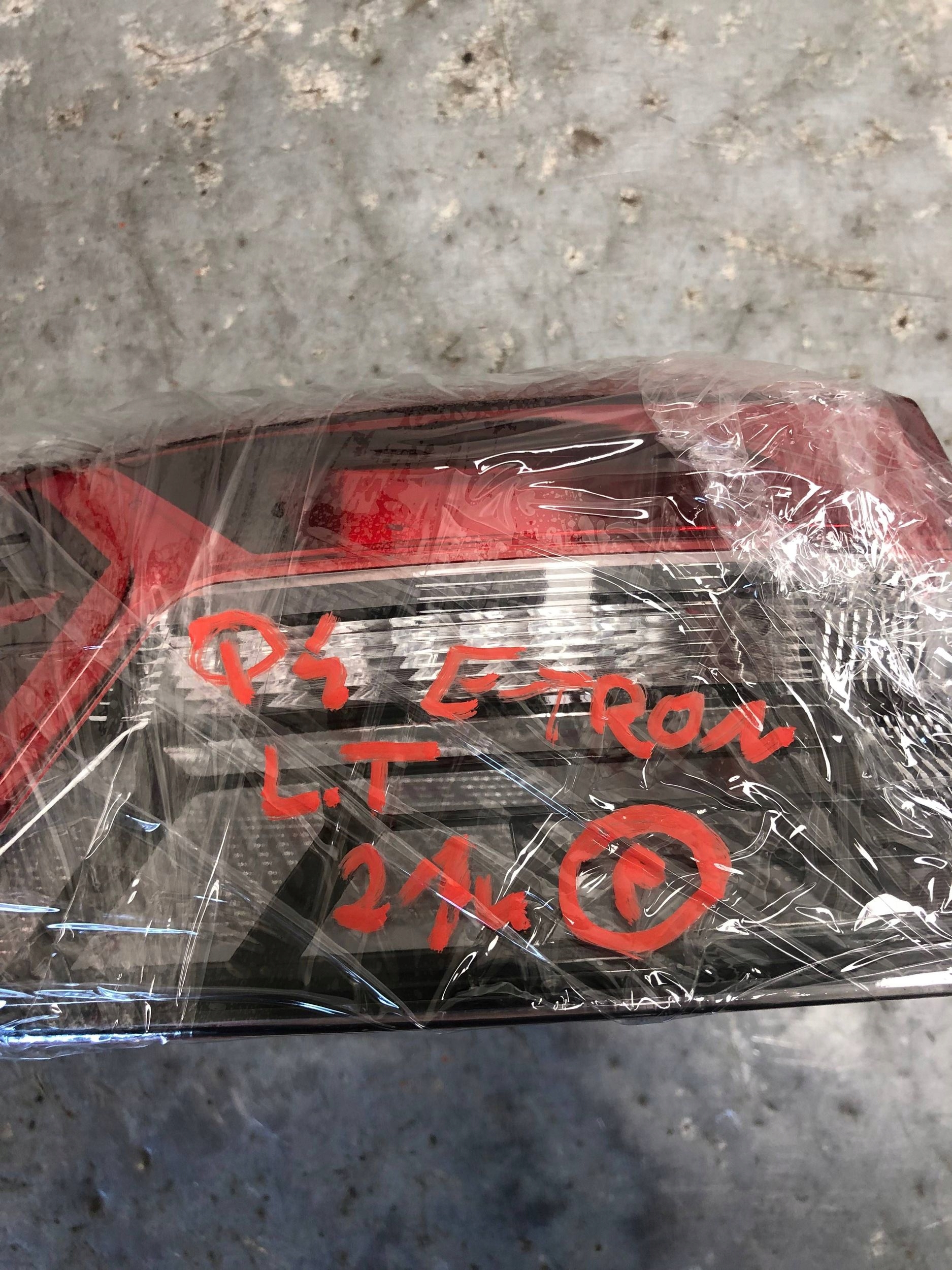 light left rear part AUDI Q4 E-TRON 89A945069