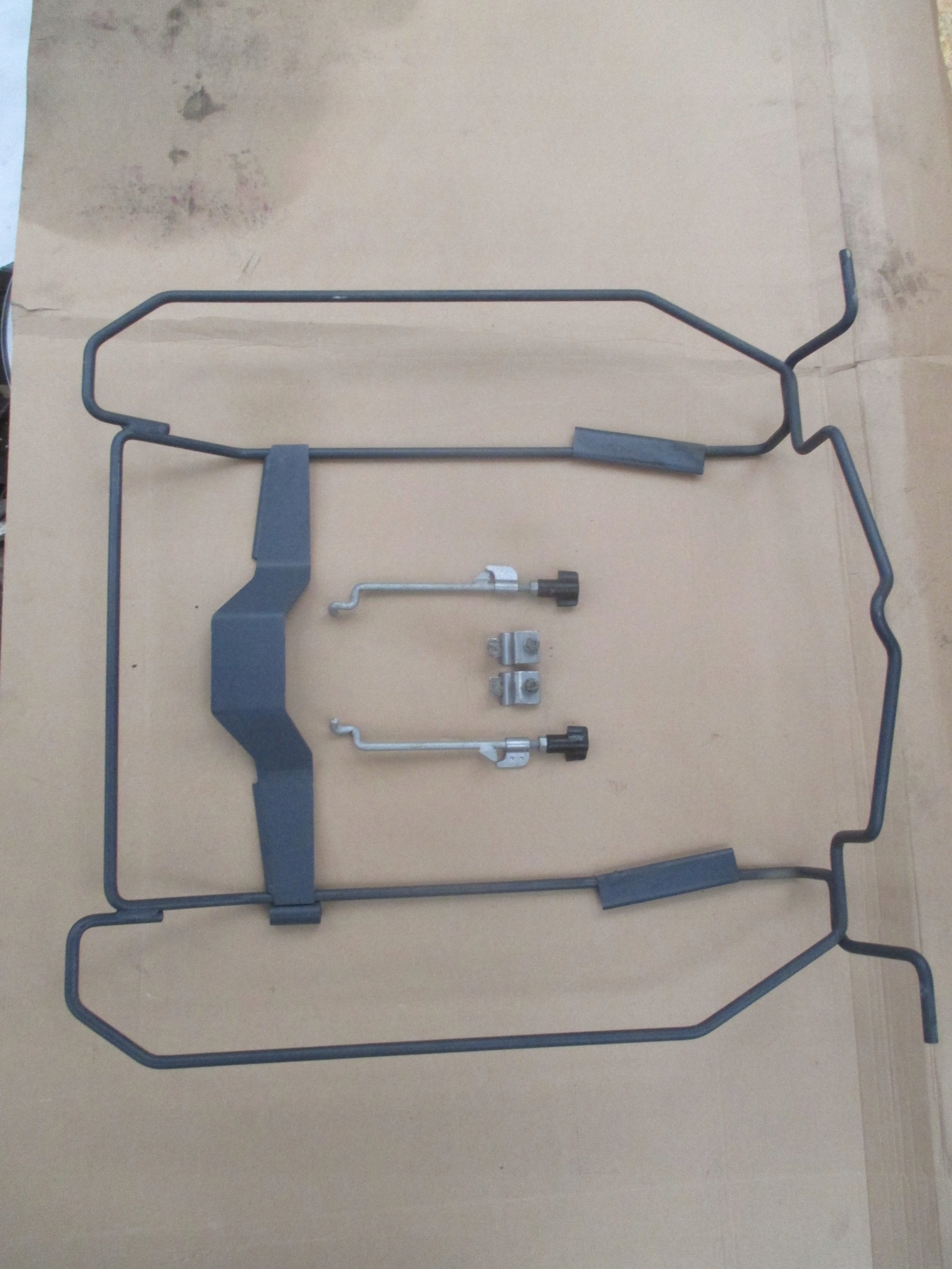 A906XX - ЛИФТ КРЕПЛЕНИЕ ВЕШАЛКА ЗАПАСНОГО КОЛЕСА SPRINTER