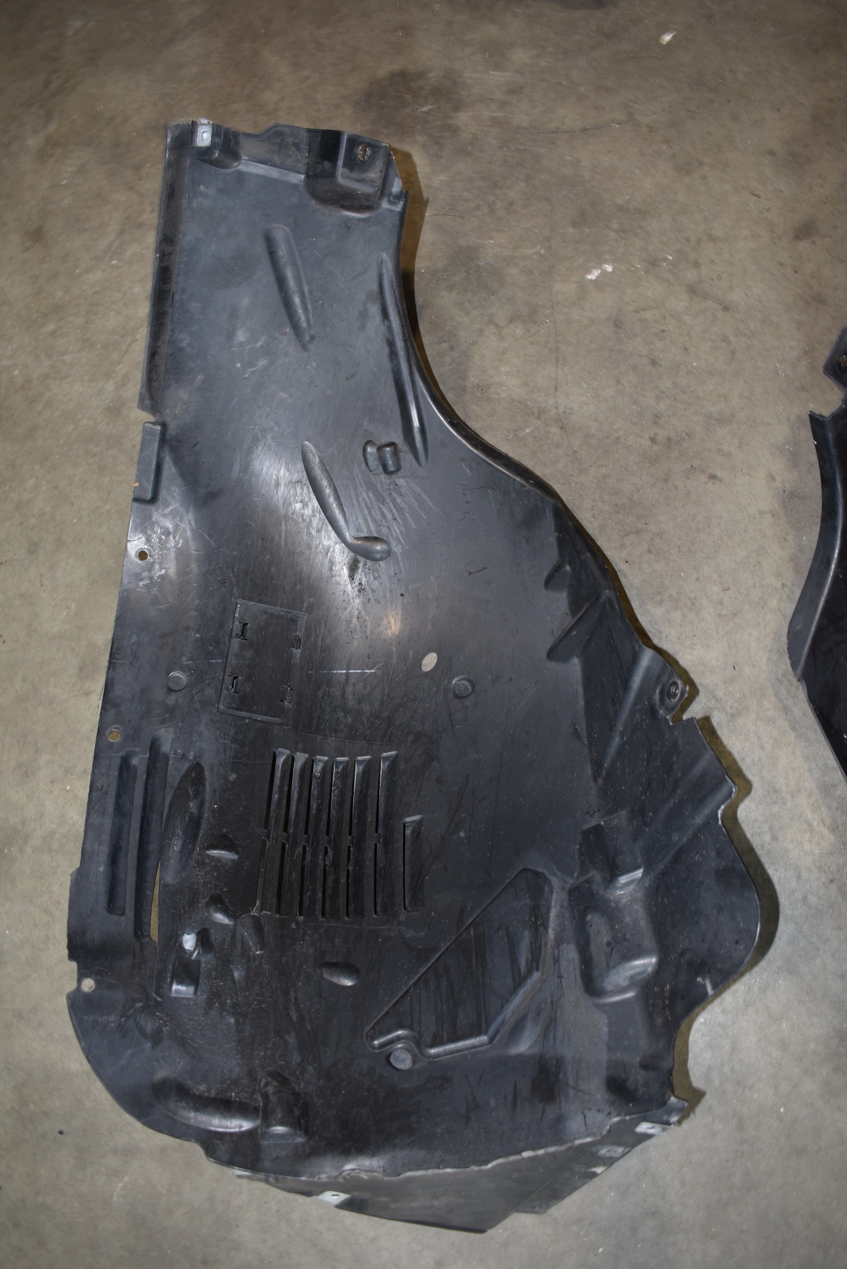 mudguard front front left KPL. MERCEDES GLS X167 1