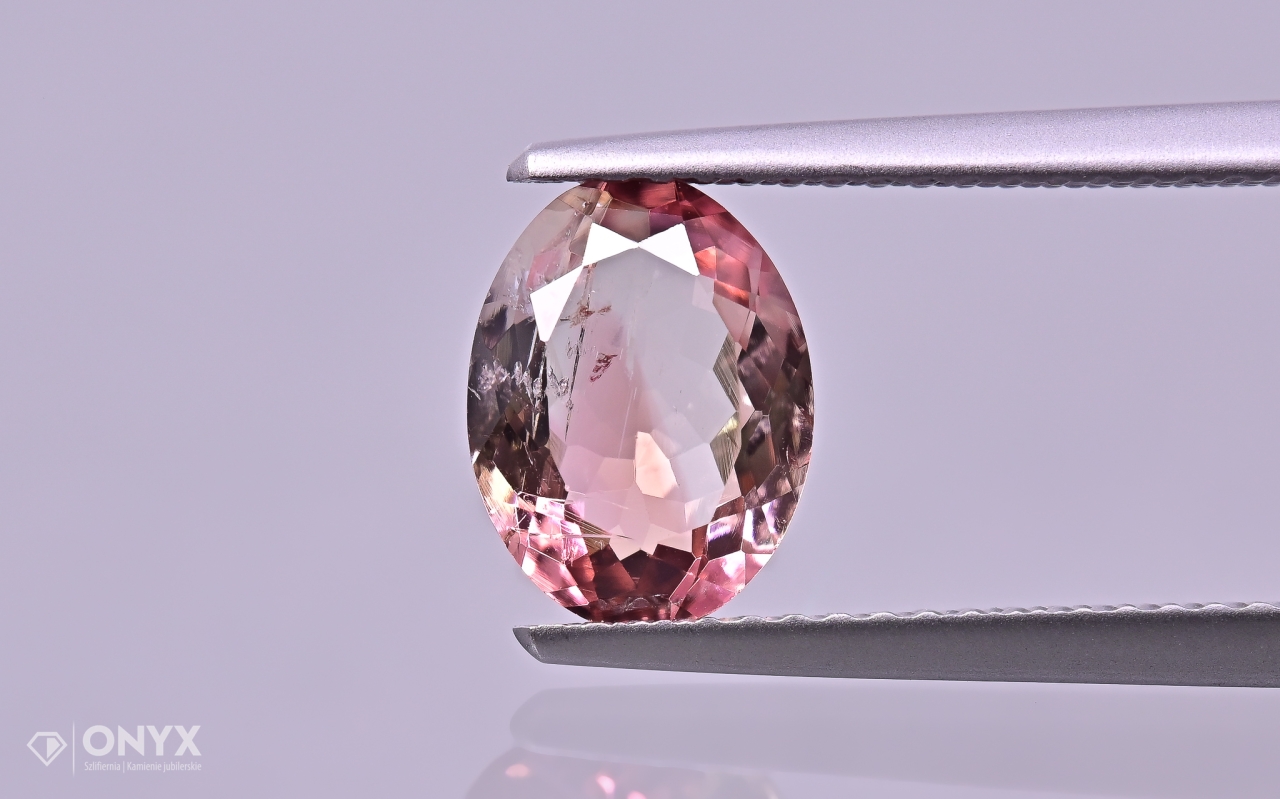 Turmalín fazetovaný ovál 9x6,5 mm