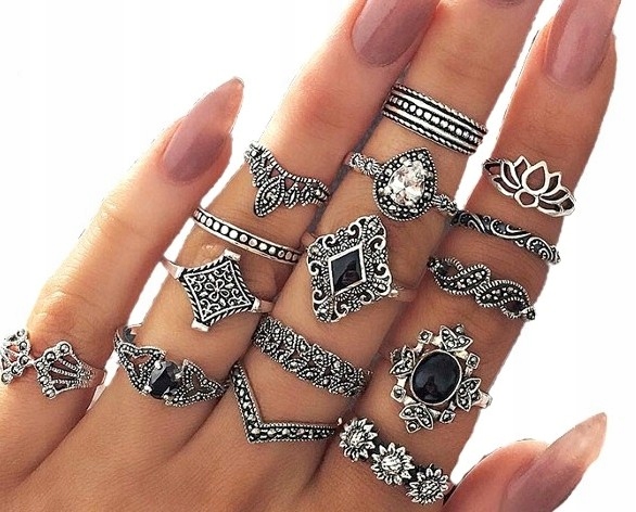 

Zestaw pierścionków ozdobnych srebrnych damskich