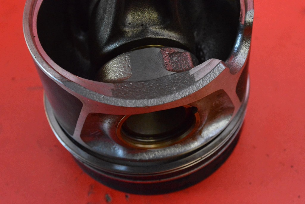piston connecting rod AUDI A4 B8 2.0 TDI 120 KM 07-11