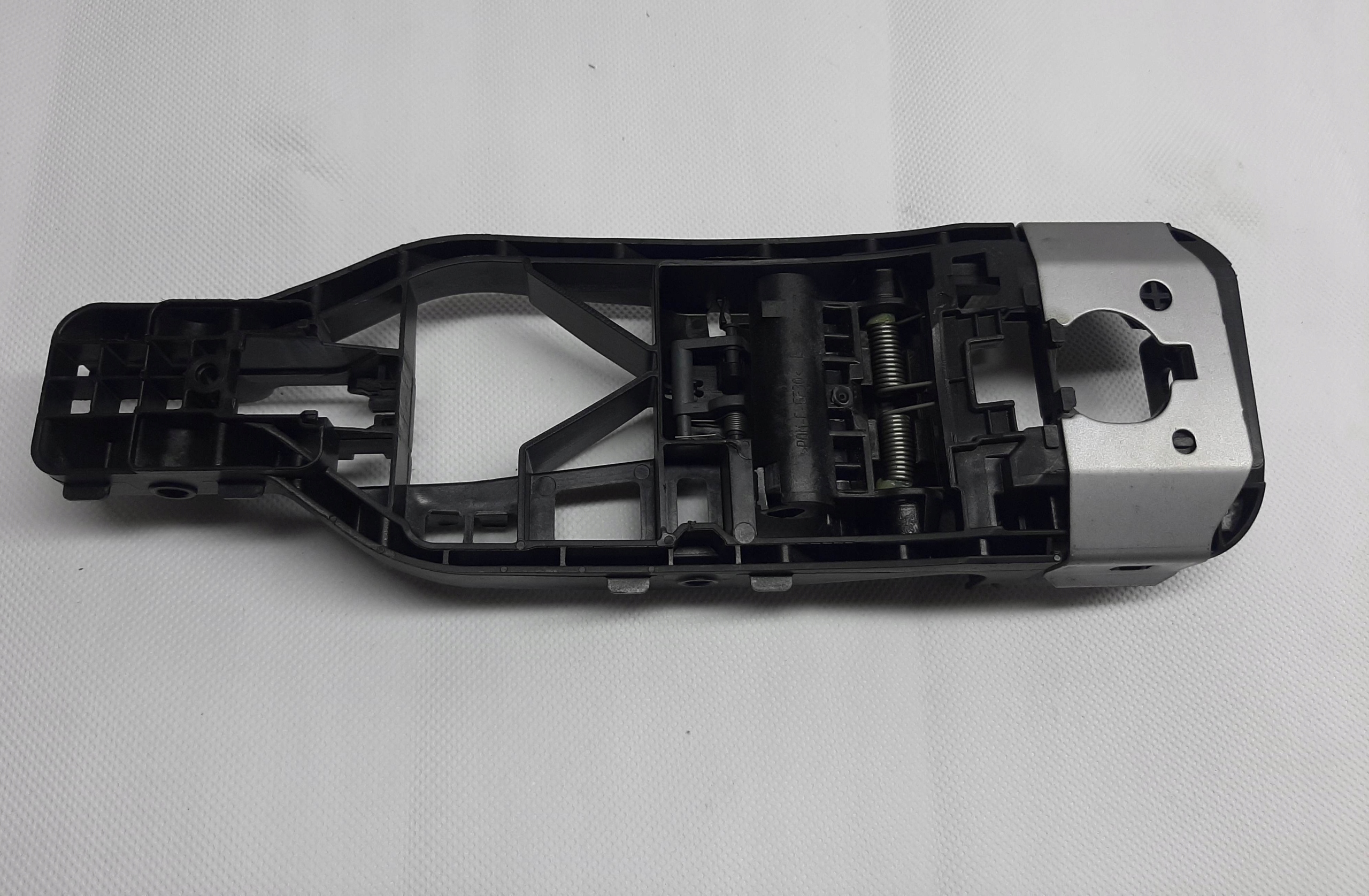 Porsche Cayenne 3 дверная ручка 9y1800380