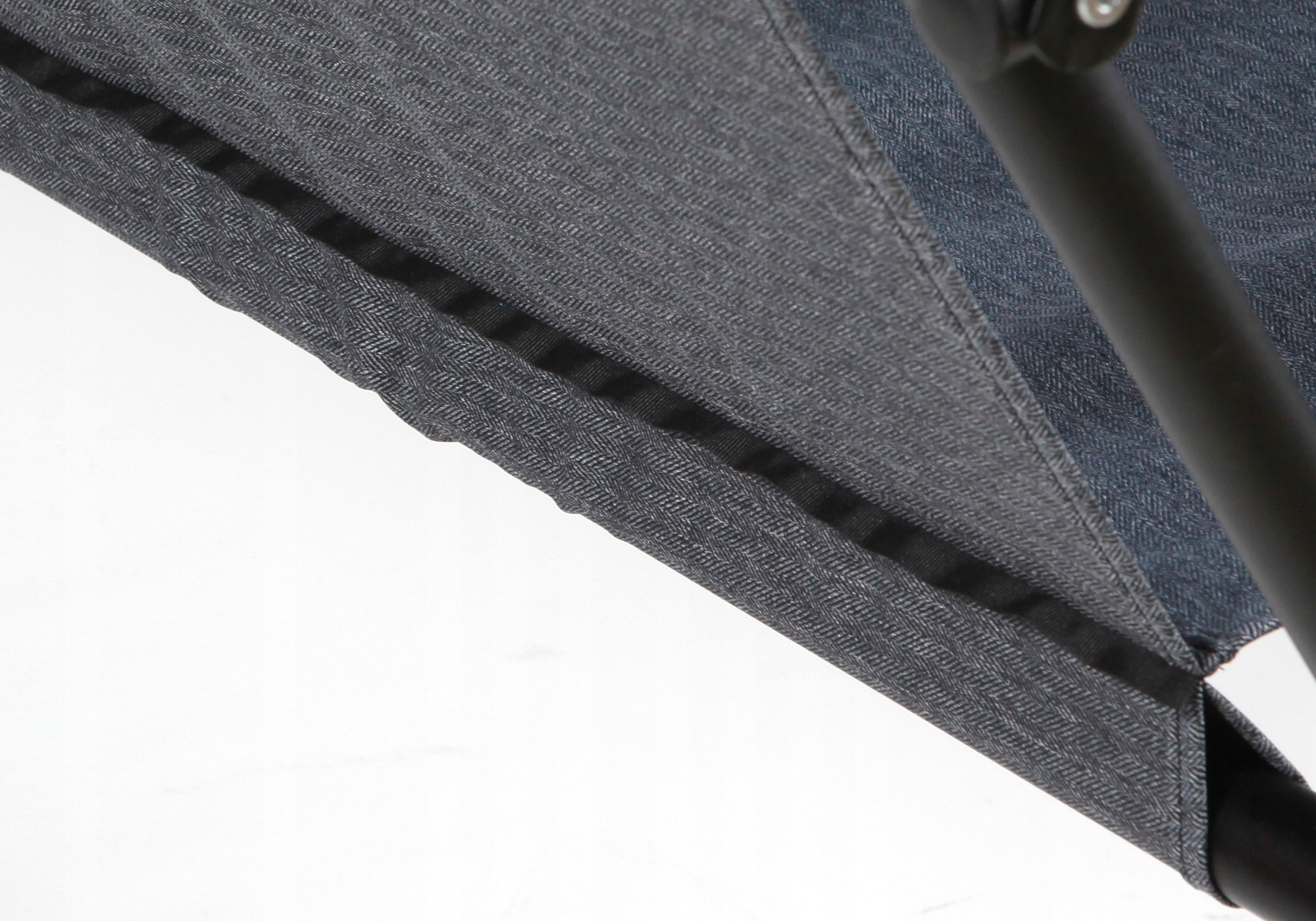 HUŚTAWKA OGRODOWA WOLNOSTOJĄCA dla 2-3 osób BUJANA Z OCHRONNYM DASZKIEM Linia Eve