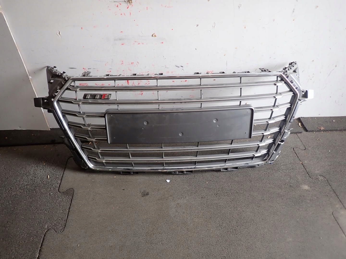 grille AUDI TT TTS 2014- 8S0853651A