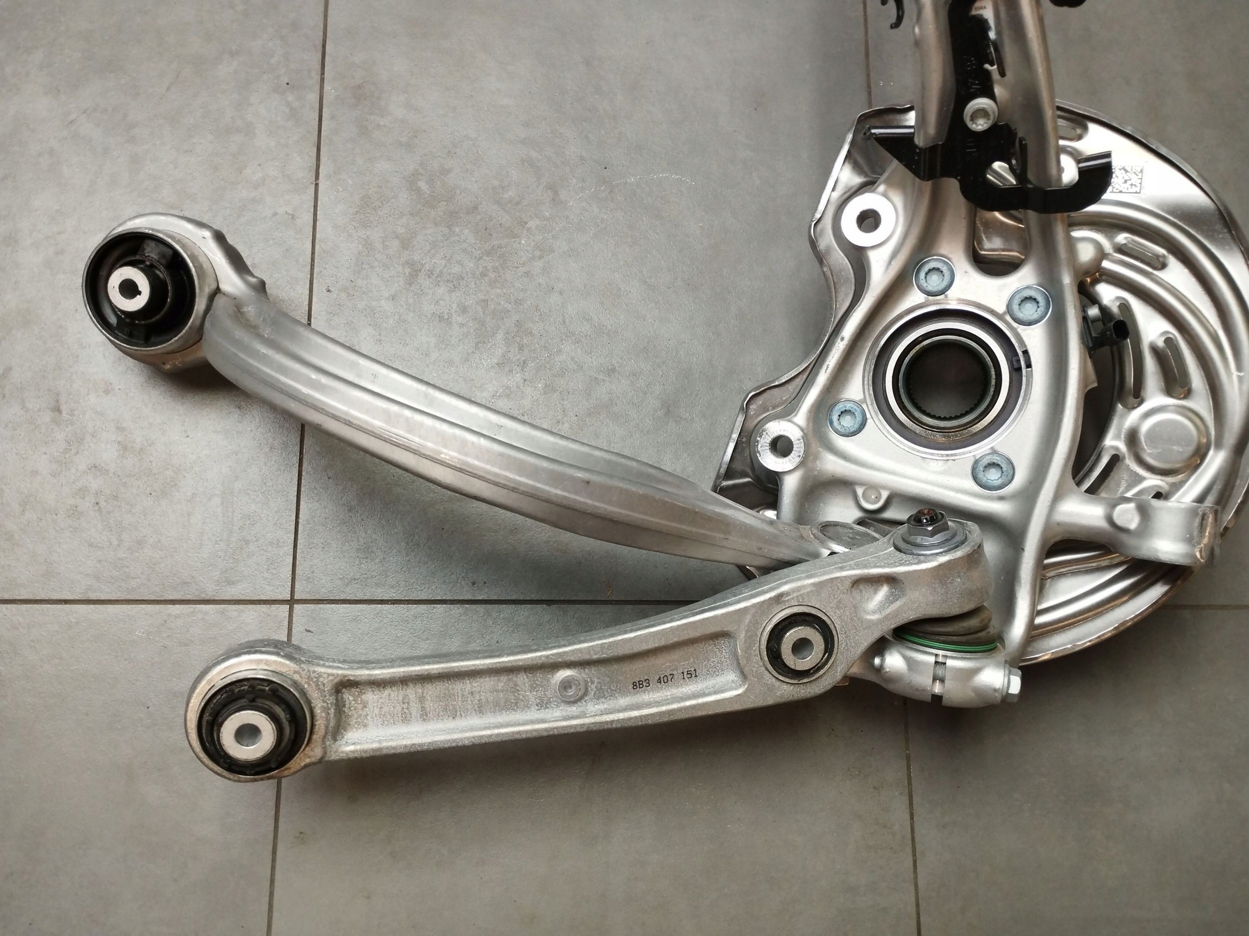 Audi A5 B10 TDI swing left front 8B3407241F