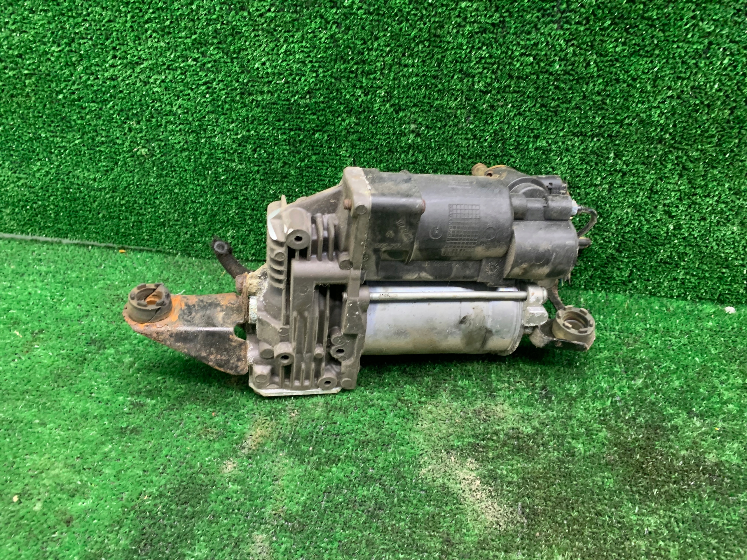 BMW E60 E61 LIFT compressor; pump springing 6777827