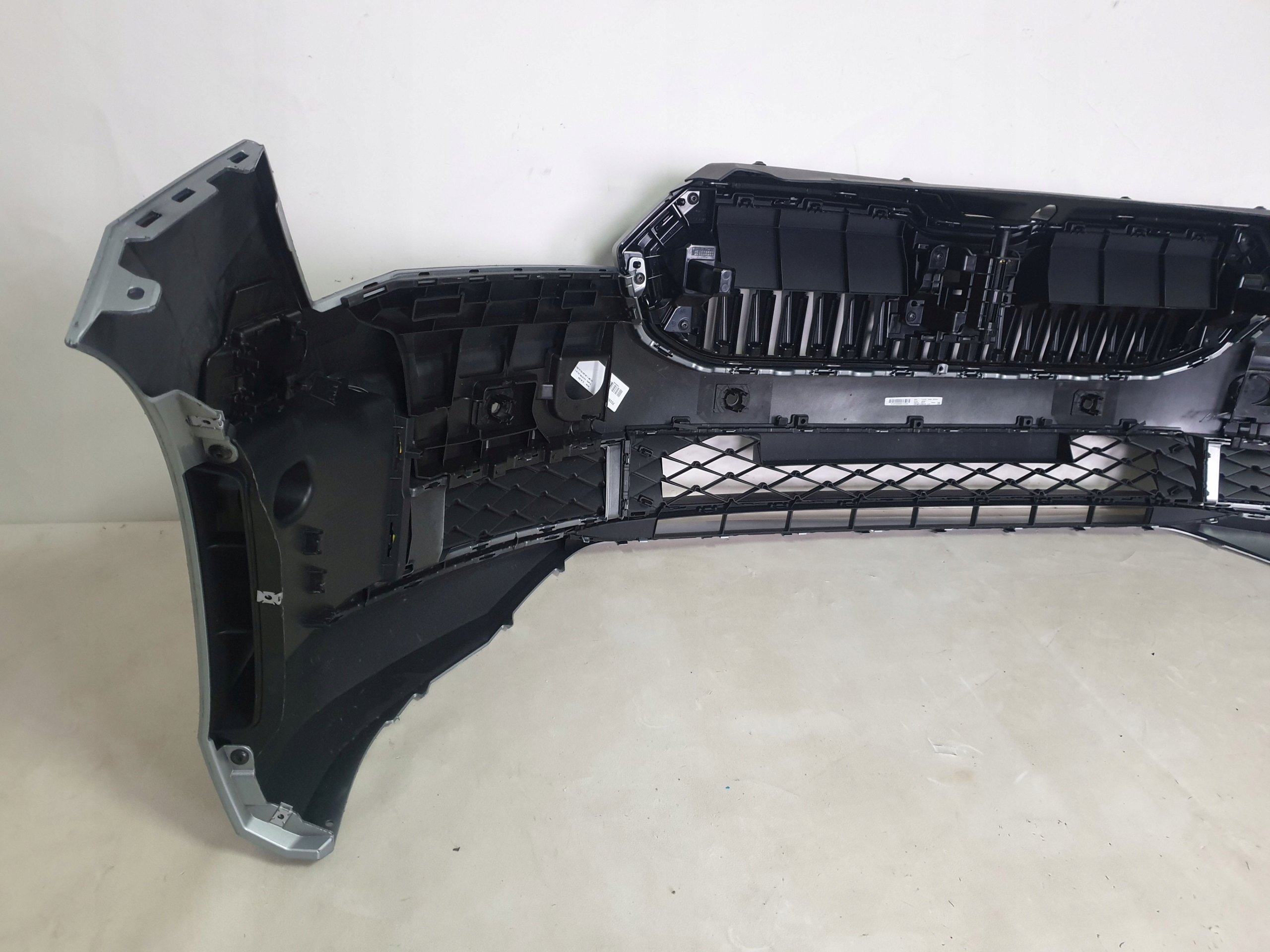 SKODA SUPERB IV 3P0 23-> bumper front front 4 x PDC cover 3P0807221