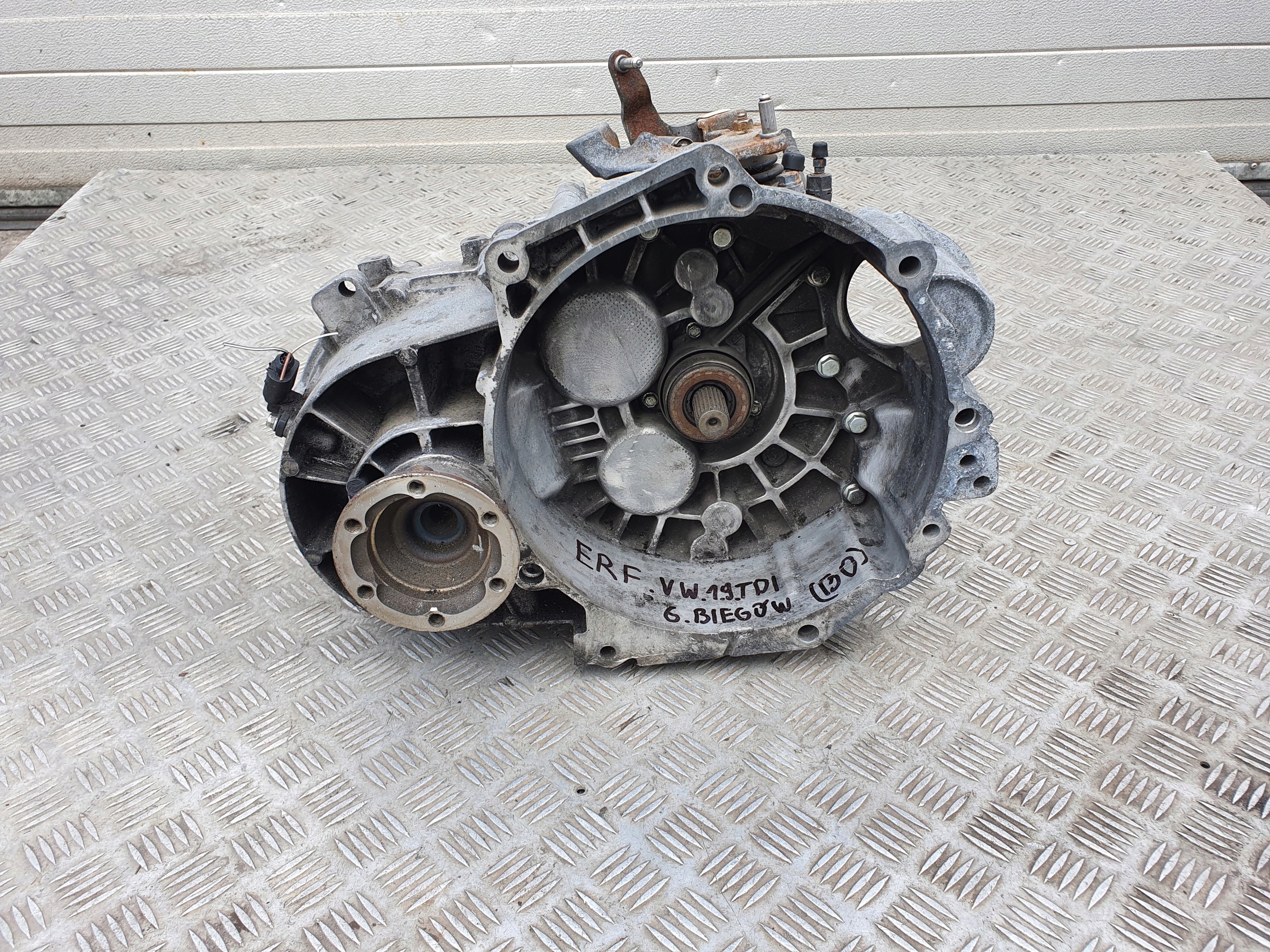 КОРОБКА ПЕРЕДАЧ AUDI VW PASSAT 1.9 2.5 TDI FRF