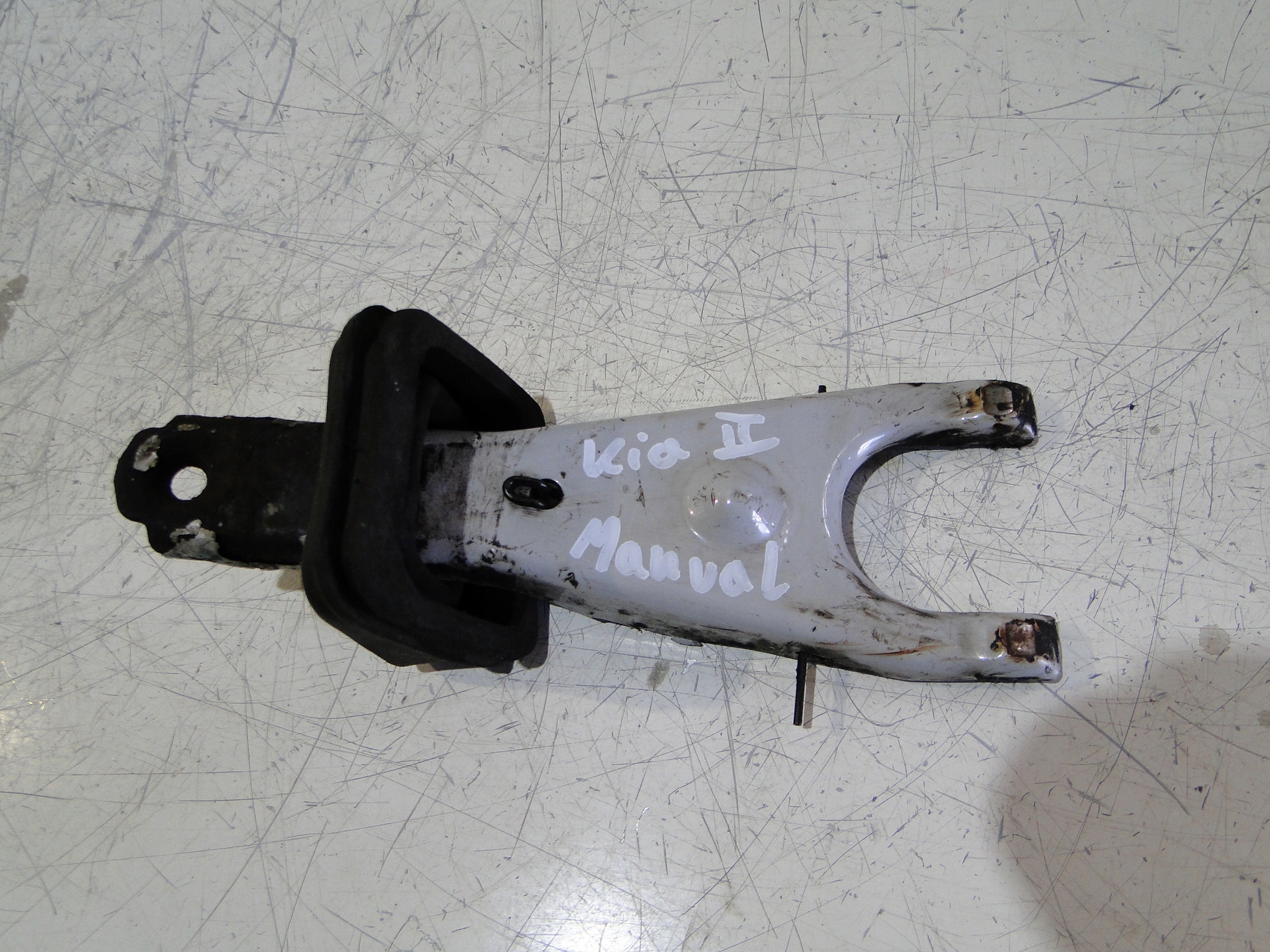 KIA CARNIVAL II 2.9 D ЛАПА РЫЧАГ СЦЕПЛЕНИЯ