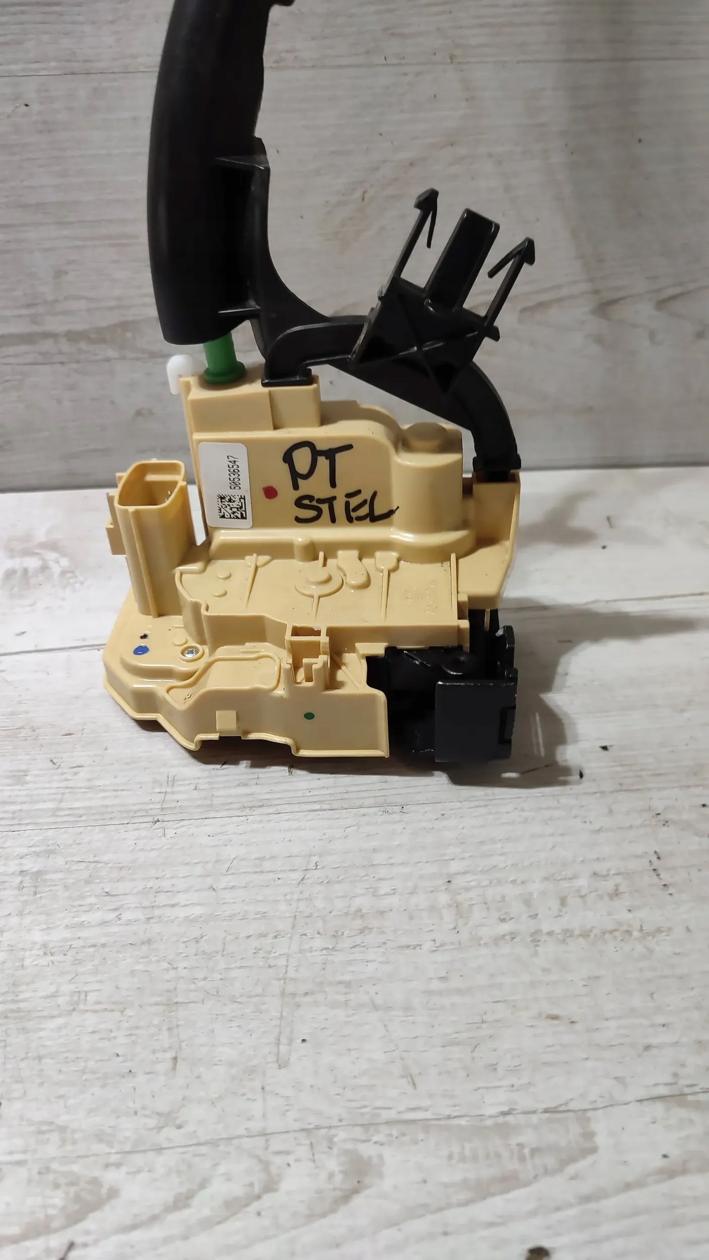 Alfa Romeo Stelvio 2021 lock door right rear part