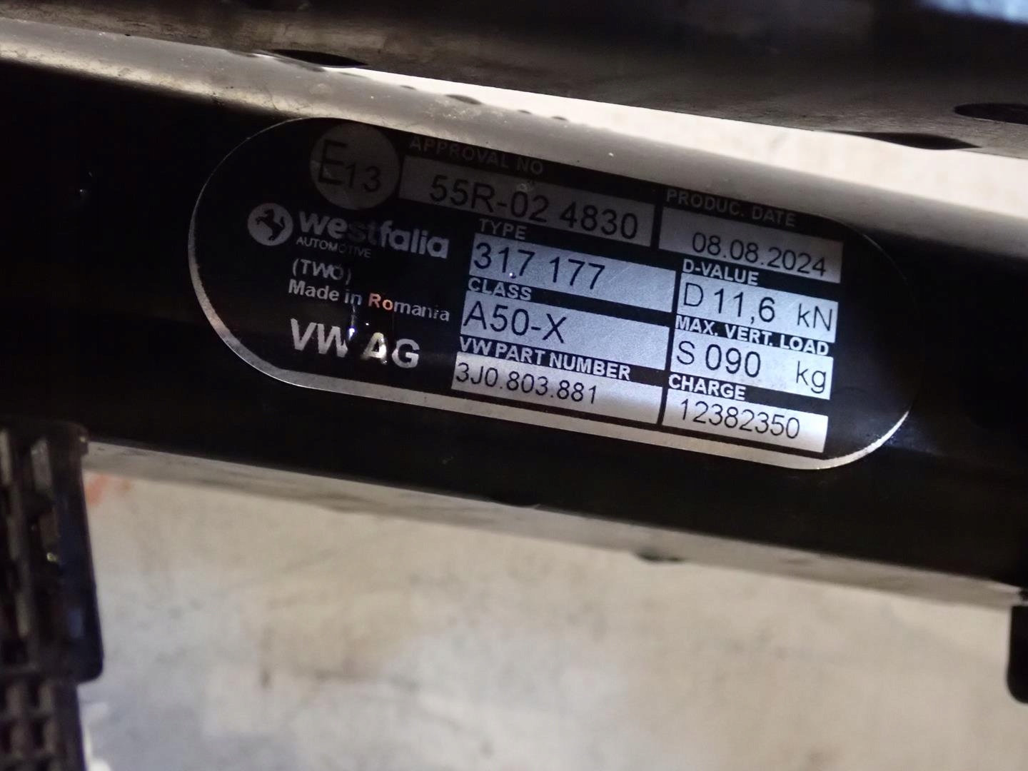 towing VW PASSAT B9 2023- 3J0803881A