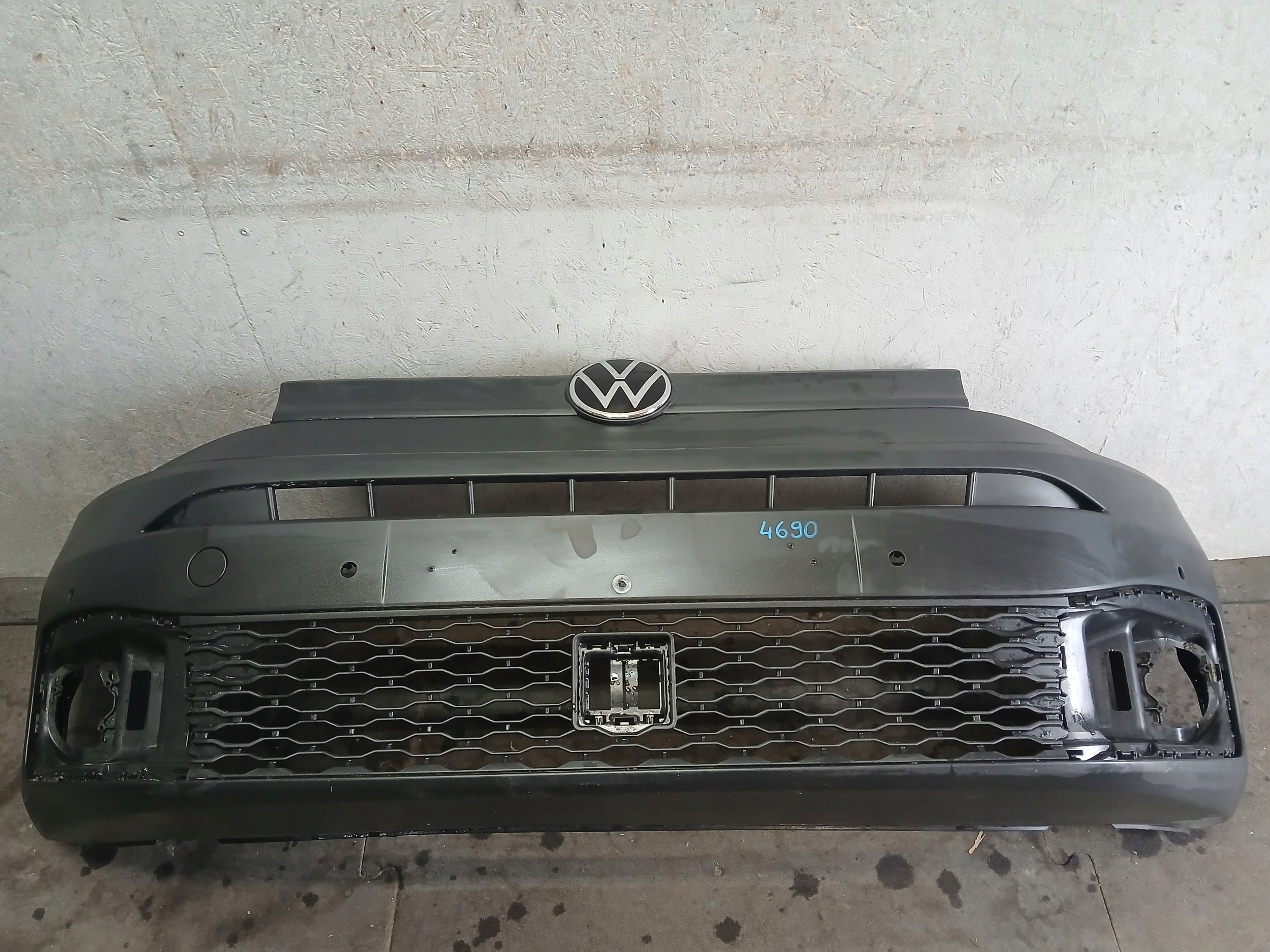 bumper front VW CADDY 2K7 20
