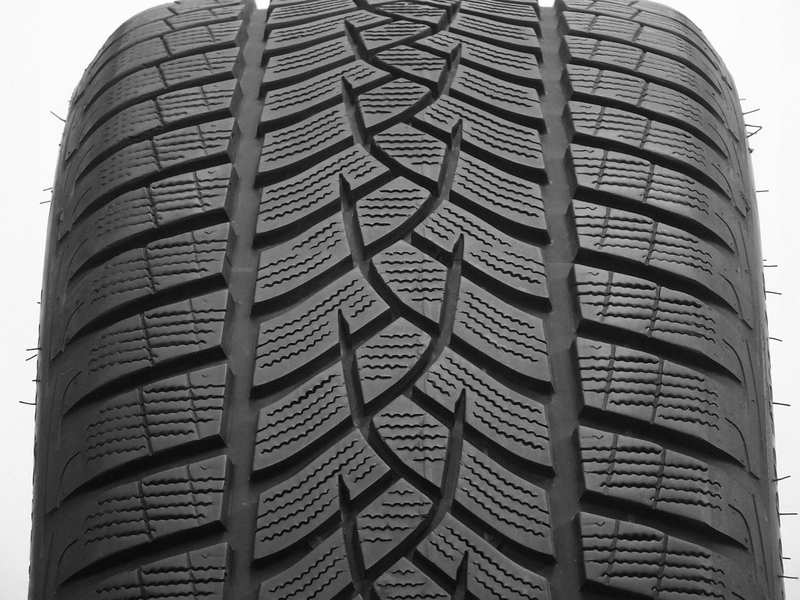 1Z 255/45R20 Goodyear Ultra Grip Performance + 105V XL 4721 7,2 Model Ultra Grip Performance +