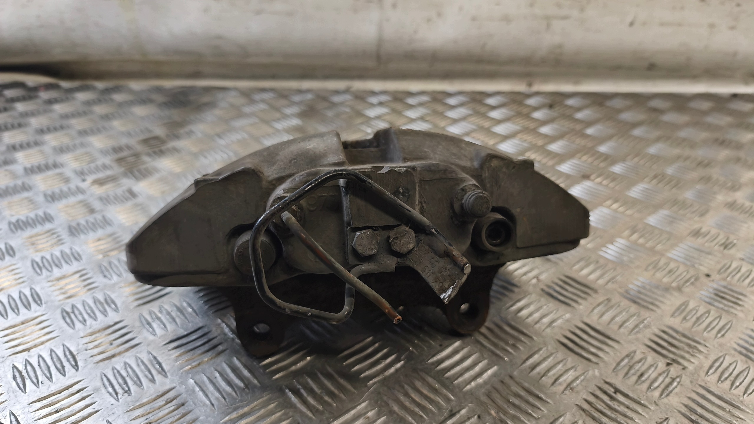 caliper brake left front VW PHAETON 3.0TDI 2006r
