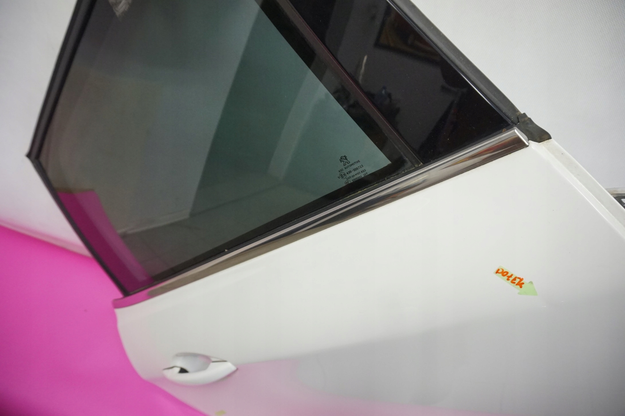 DRZWI PRAWE TYLNE PEUGEOT 2008 EWP EWPB Kolor biały