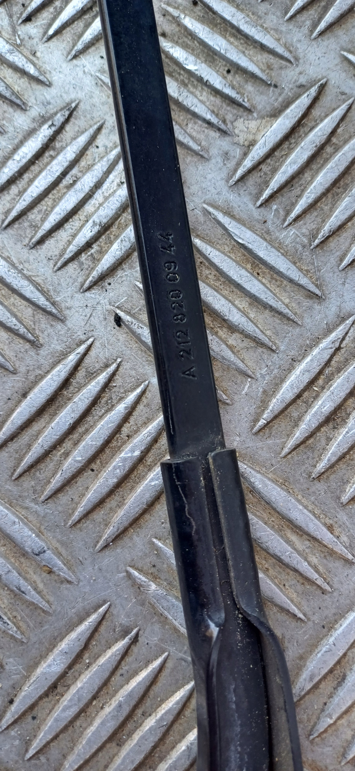 MERCEDES W212 wiper arm right a2128200944