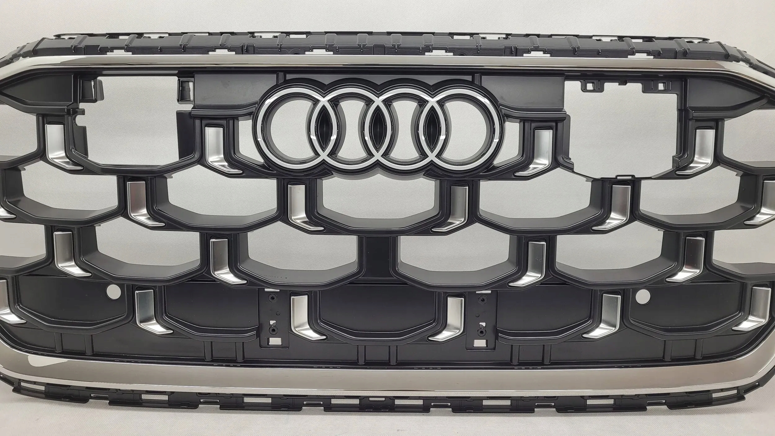 AUDI SQ8 Q8 S-LINE ATRAPA GRILL ZDERZAKA PRZÓD 4M8853651CK NOWA ORYGINAŁ FV Producent części Audi OE