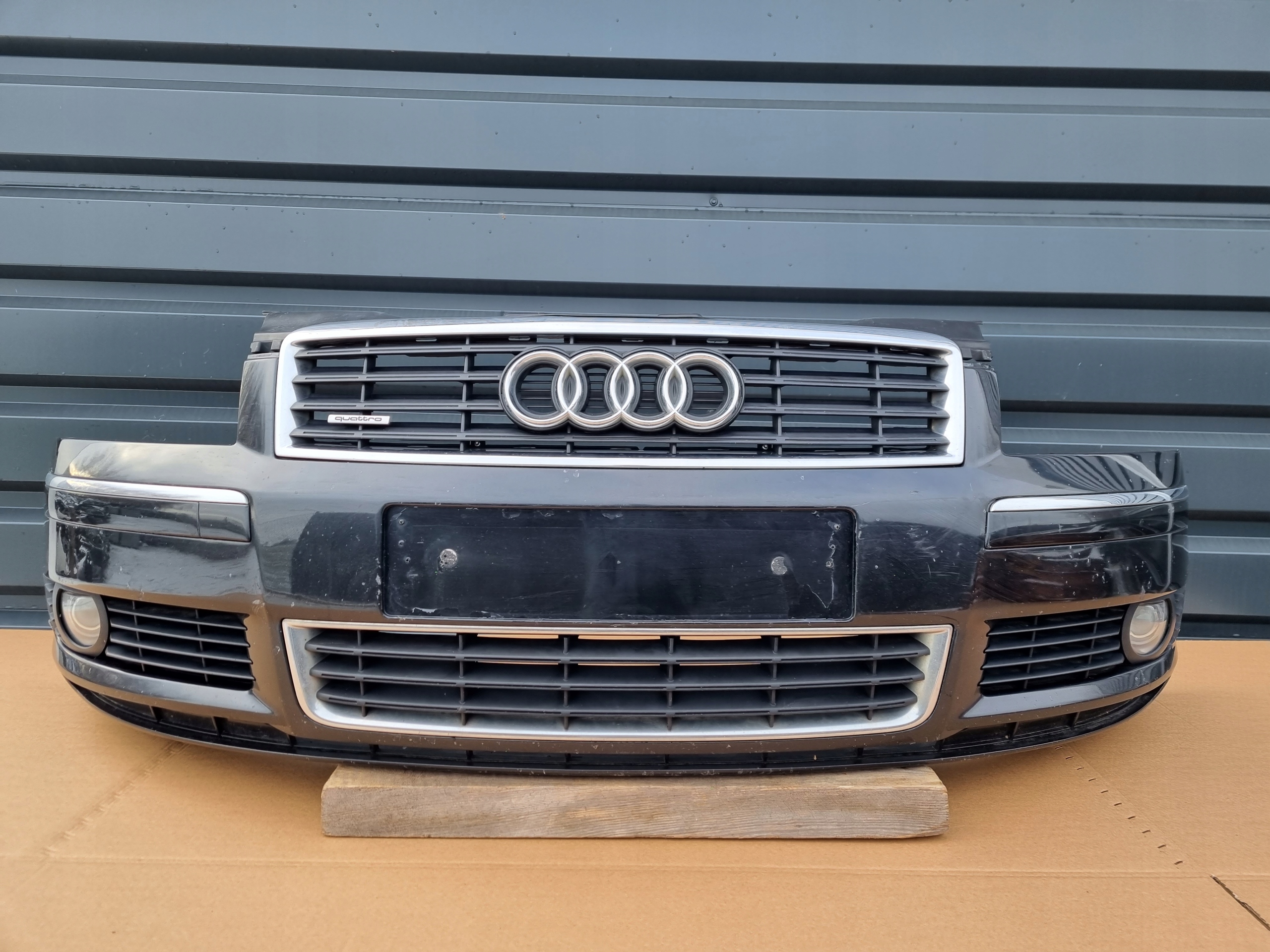 AUDI A8 D3 БАМПЕР ПЕРЕД БЕЗ ОТВОРИ ОРИГІНАЛ B080