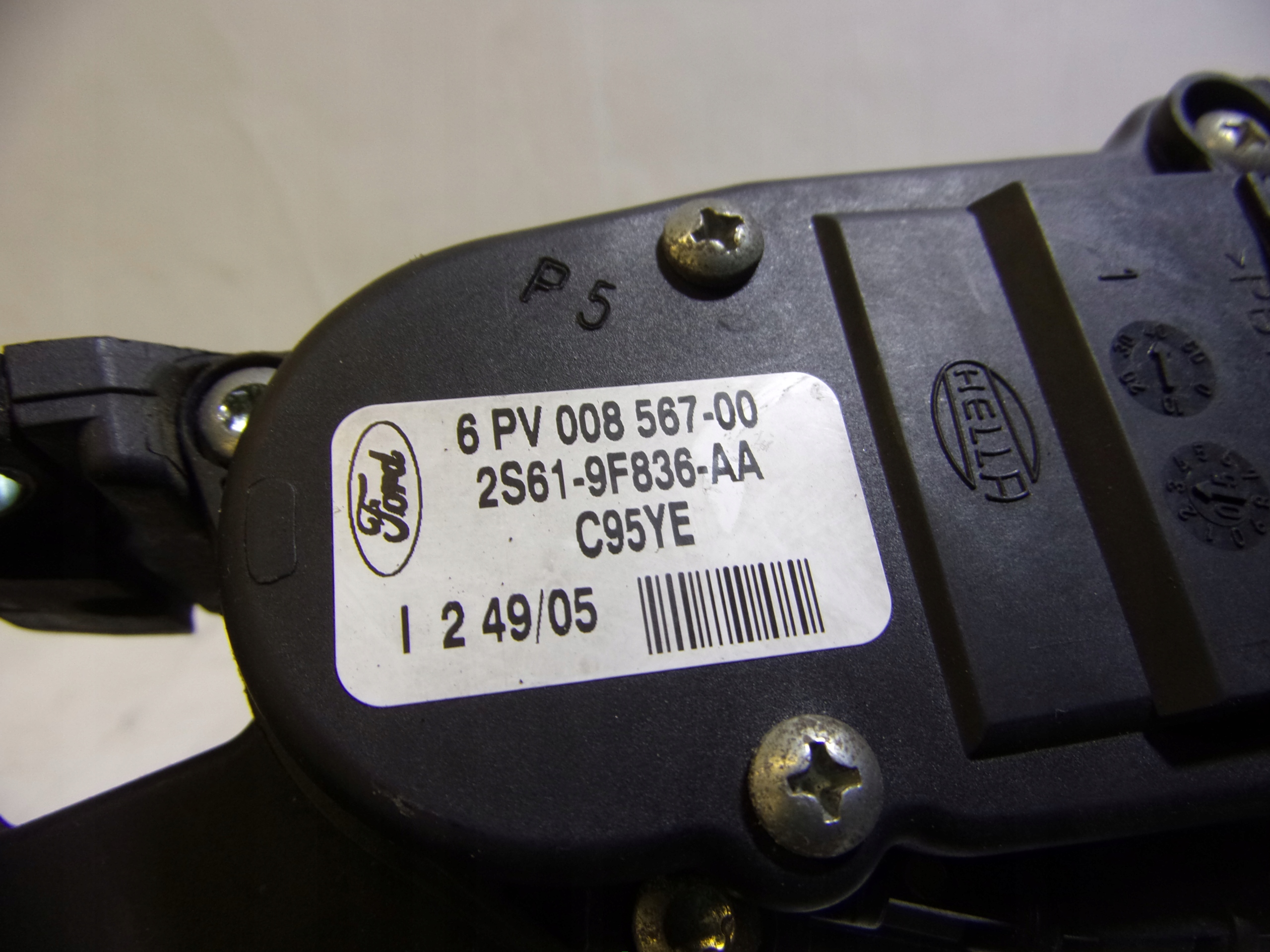 accelerator pedal FORD FIESTA MK 6 1.6 TDCI 2S61-9F836-AA