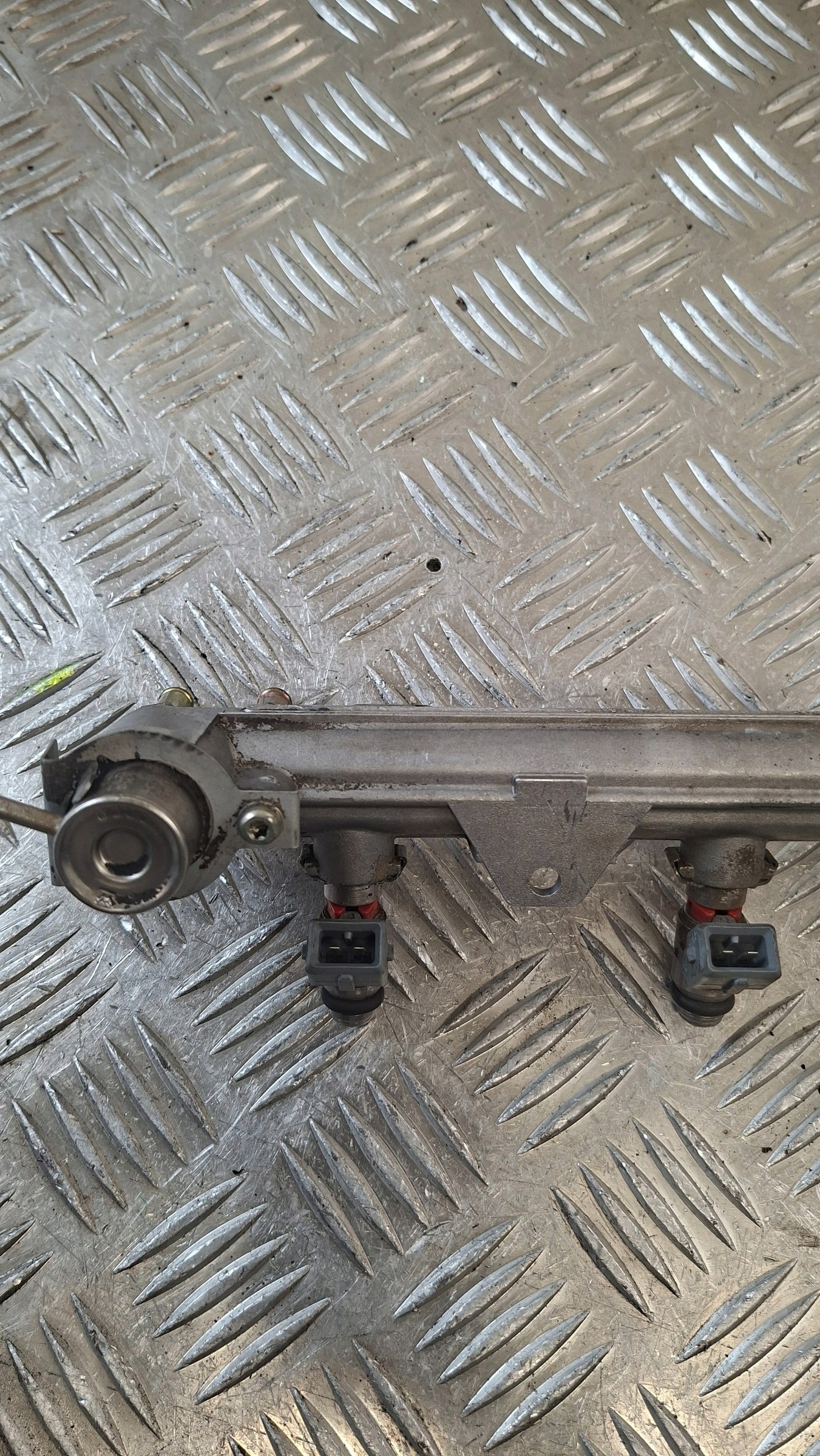 kraftstoffverteiler einspritzleiste VW GOLF IV 1.4
