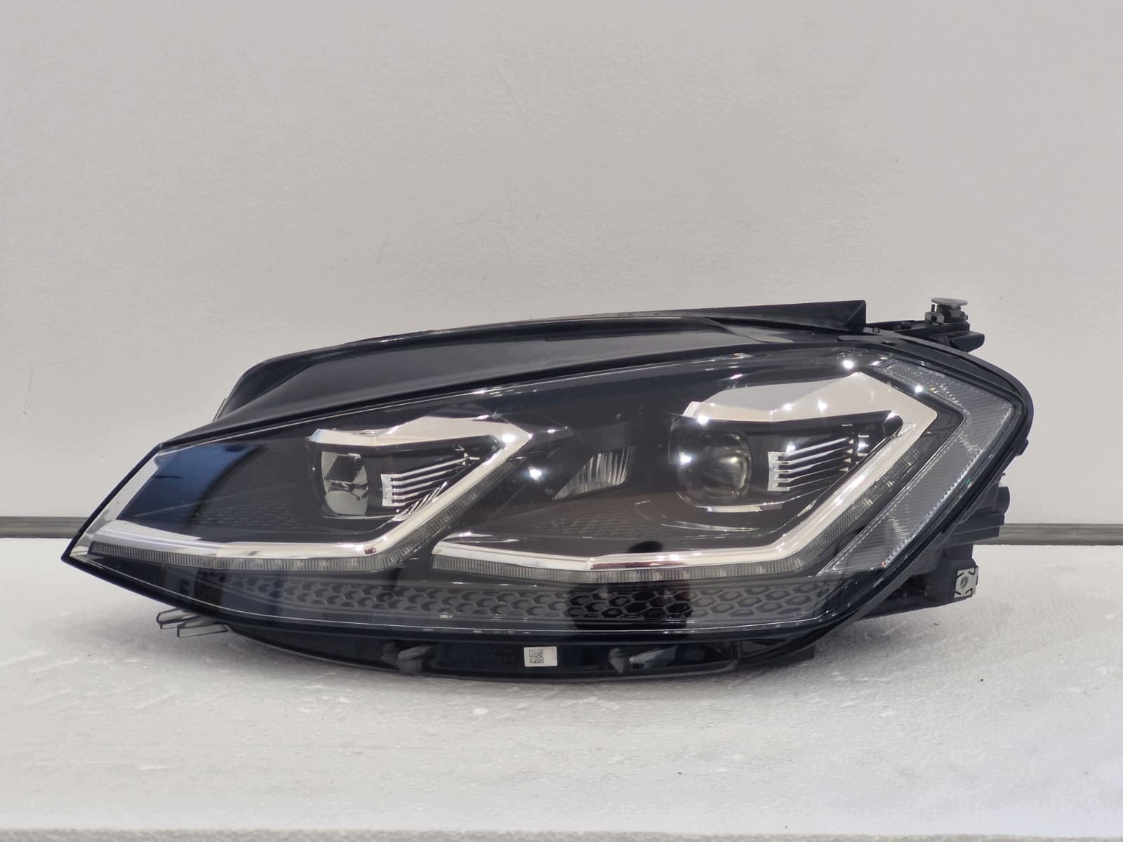 light left VW Golf VII LIFT GTD FULL LED