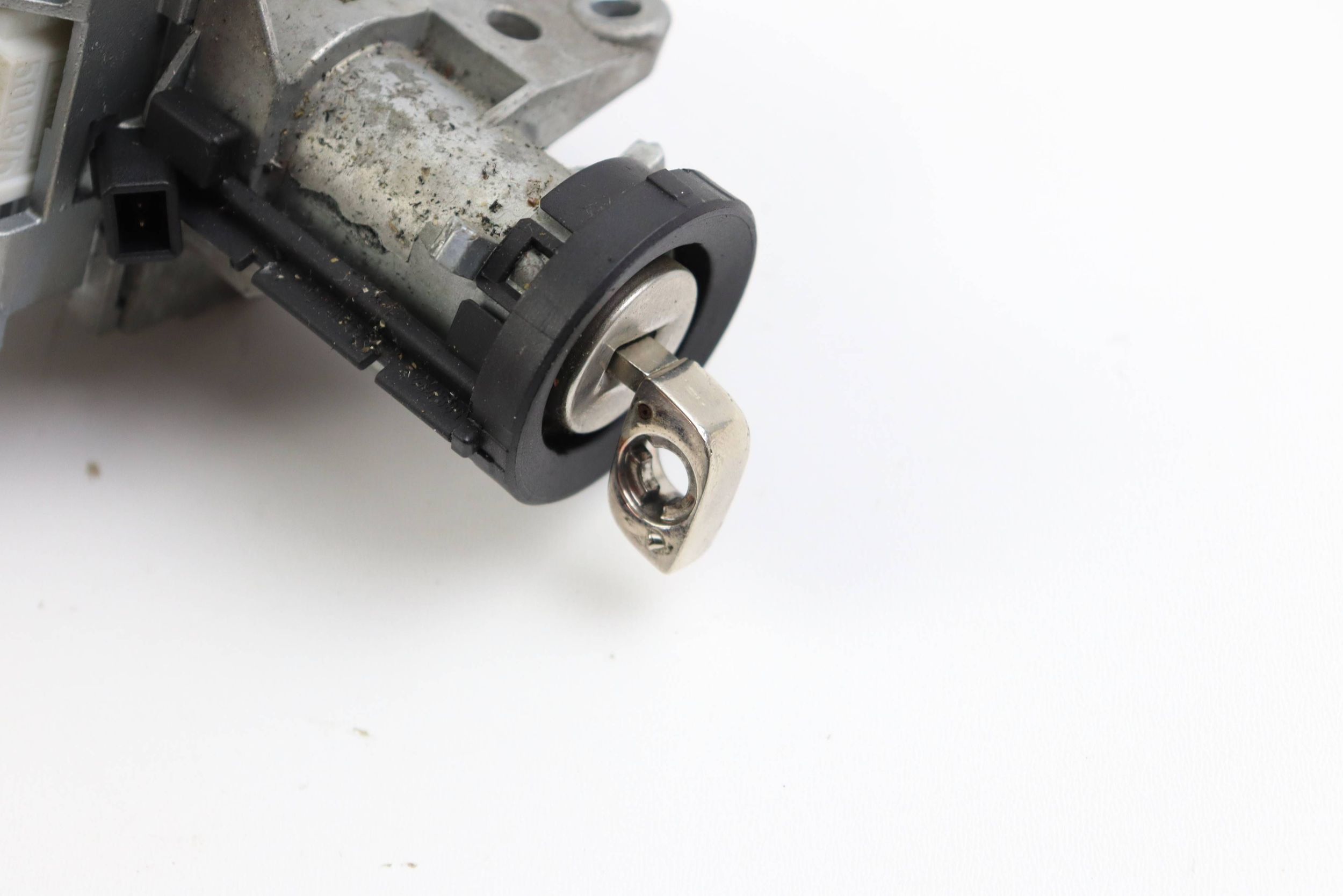 OPEL ASTRA III H ZAFIRA B ignition N0501881