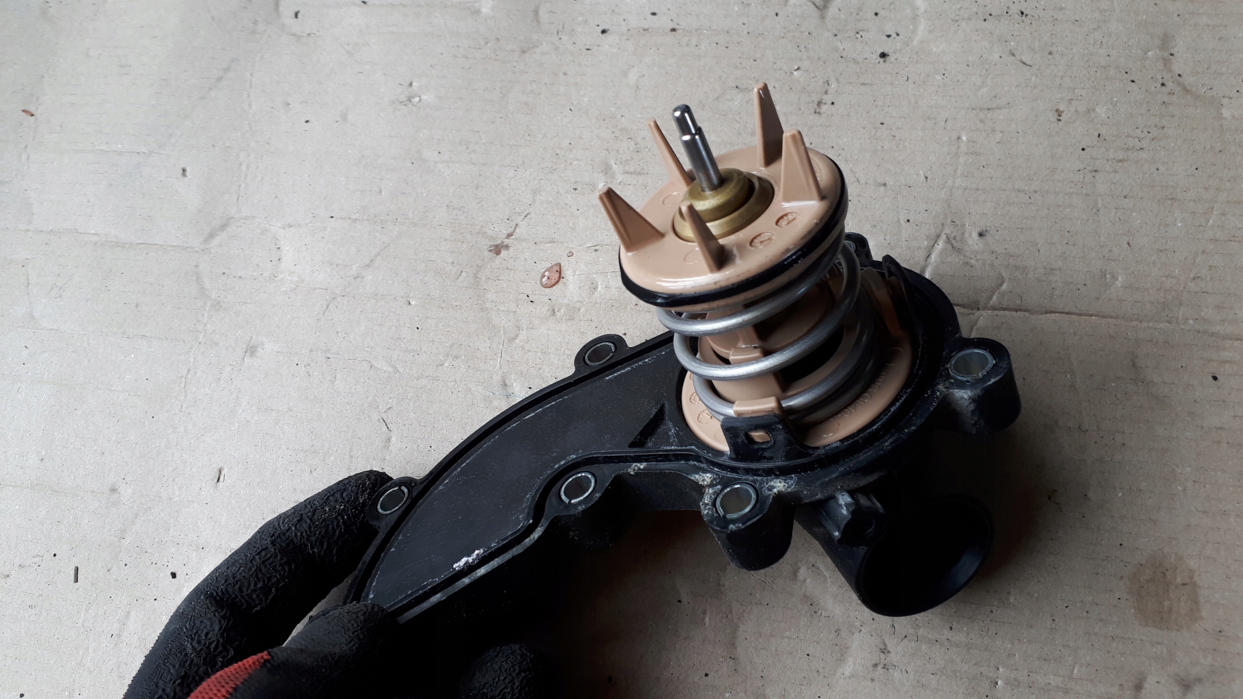 A6 C7 A7 termostat obal 3.0 TFSI S4 B8 S5 SQ5