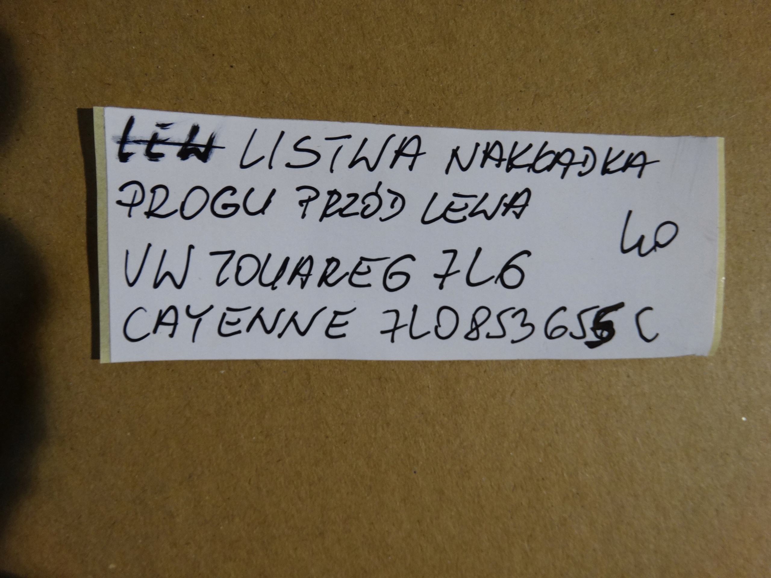 lišta PRAHU předek levá VW TOUAREG 7L6 CAYENNE 1