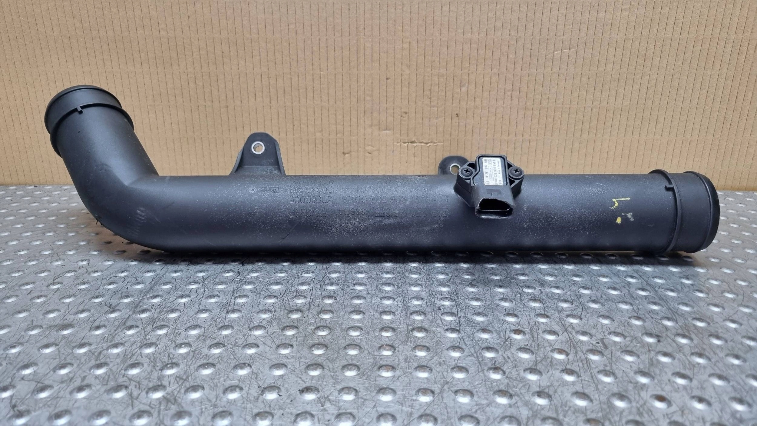 trouba intercoolera 2E0145955 VW CRAFTER a 2.5 TDI