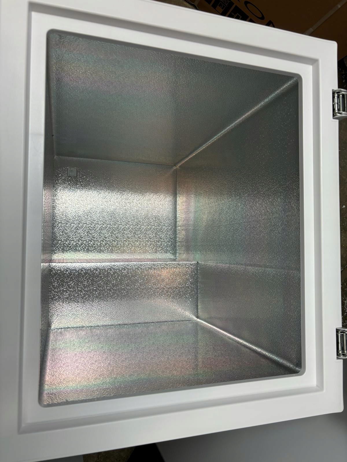 ZAMRAŻARKA SKRZYNIOWA AMICA FS1418.2 142L Marka Amica