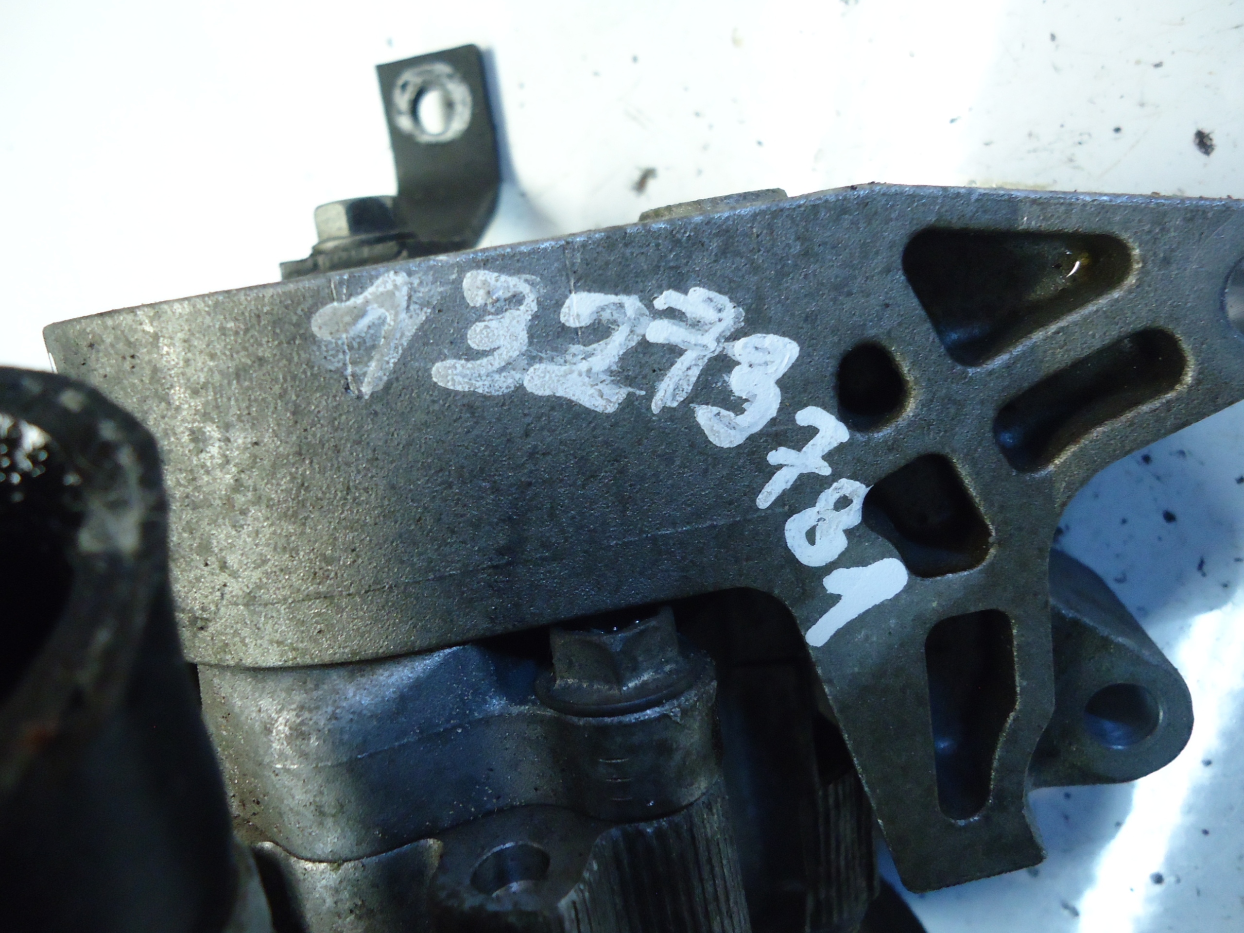 OPEL ASTRA J 1.8 A18XER servo pump 13273781