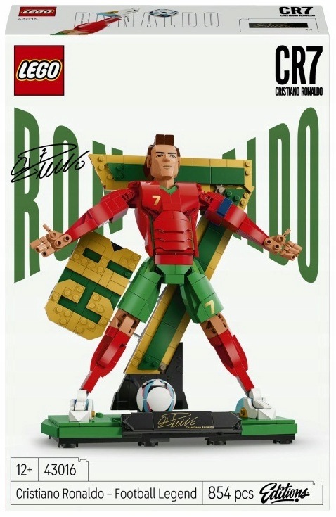 Stavebnice 854 dílků Lego Cristiano Ronaldo fotbalová legenda CR7 43016