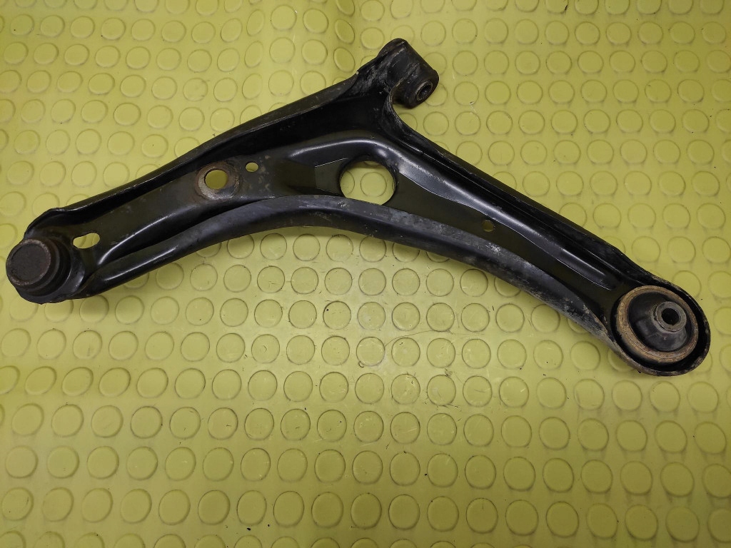 TOYOTA YARIS 1.0 arm right front