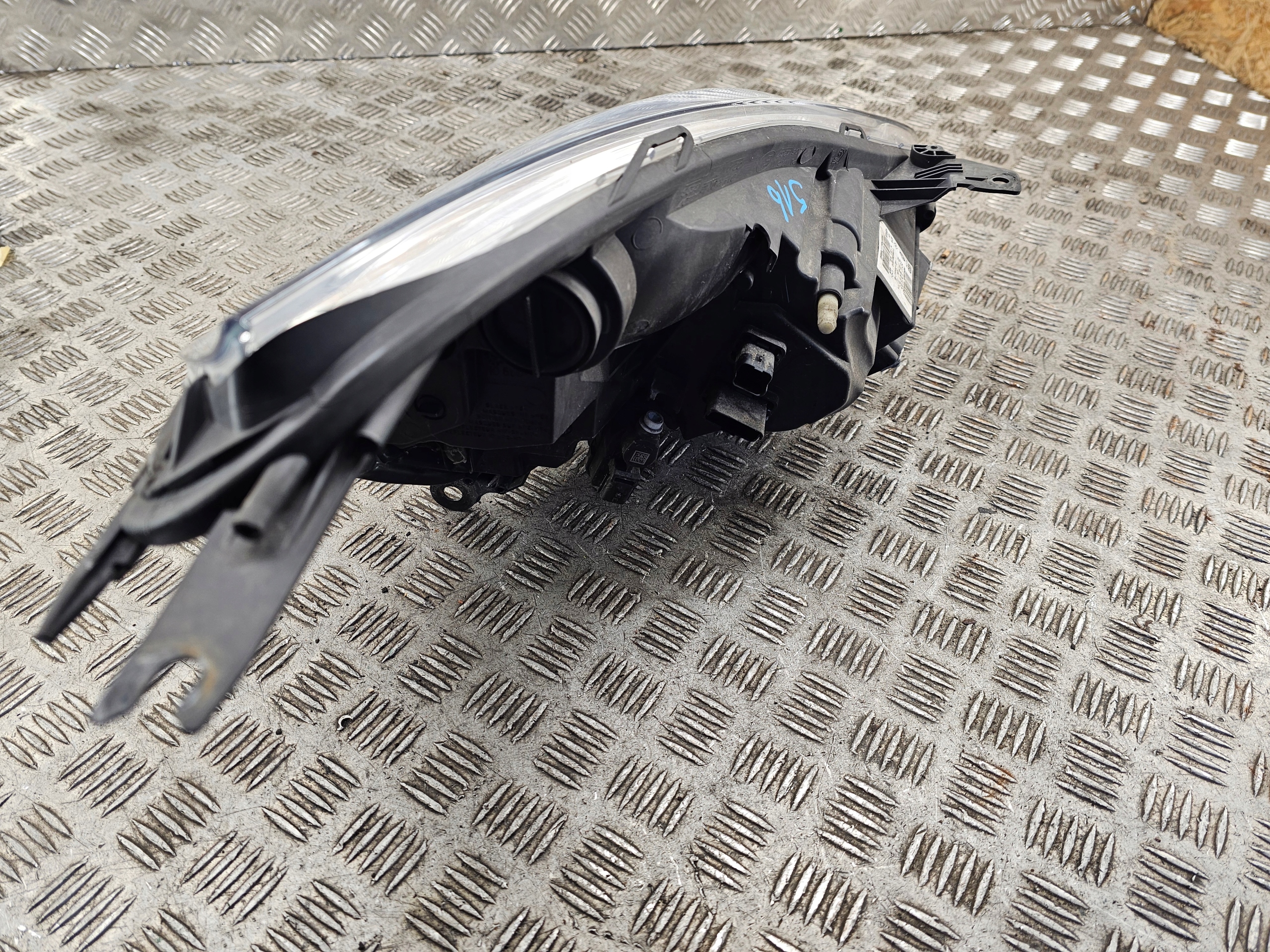 REFLEKTOR light front left RENAULT CLIO IV 4 LED 260603564R
