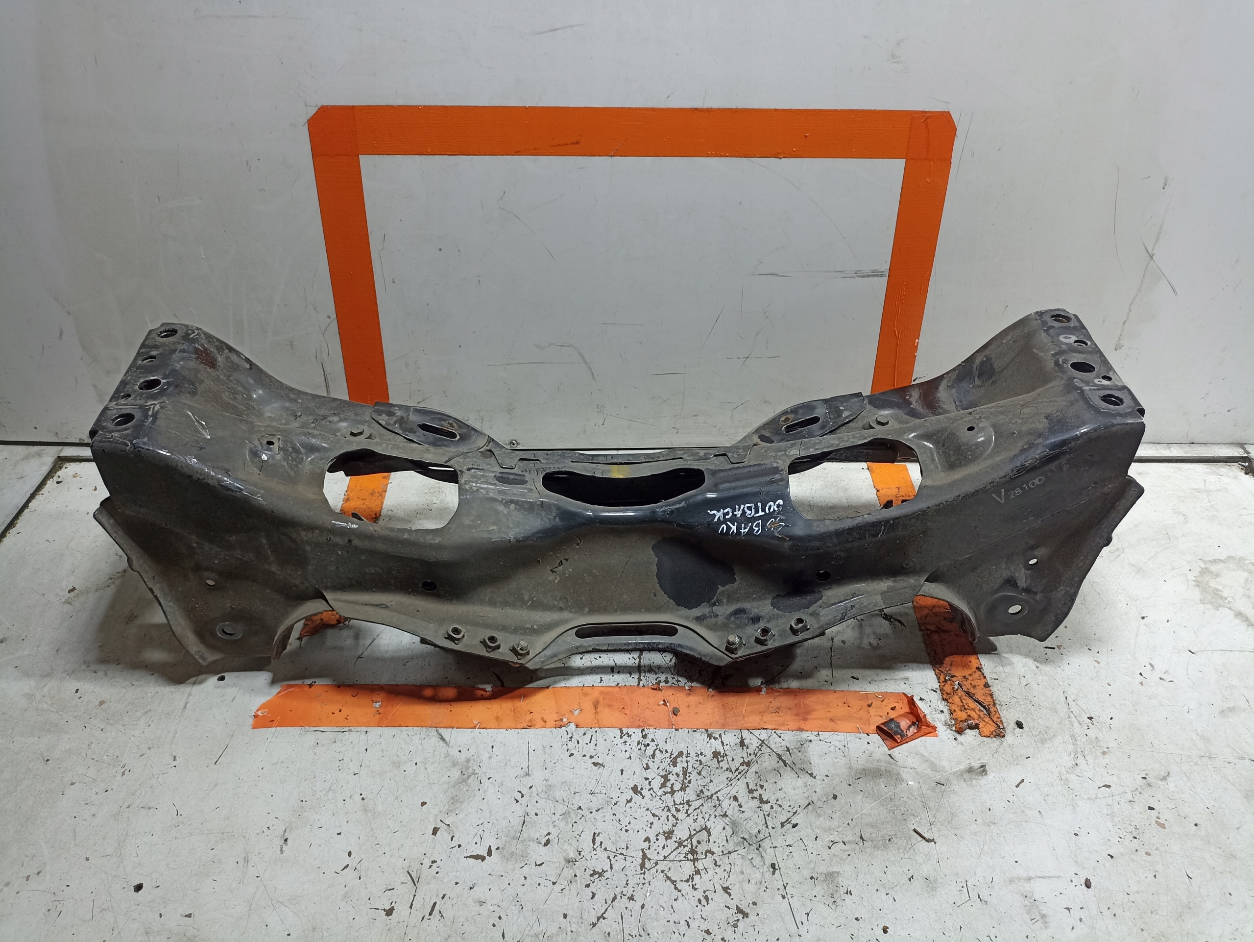 SUBARU OUTBACK VI SANKI PRZÓD PRZEDNIE KOŁYSKA TRAWERS