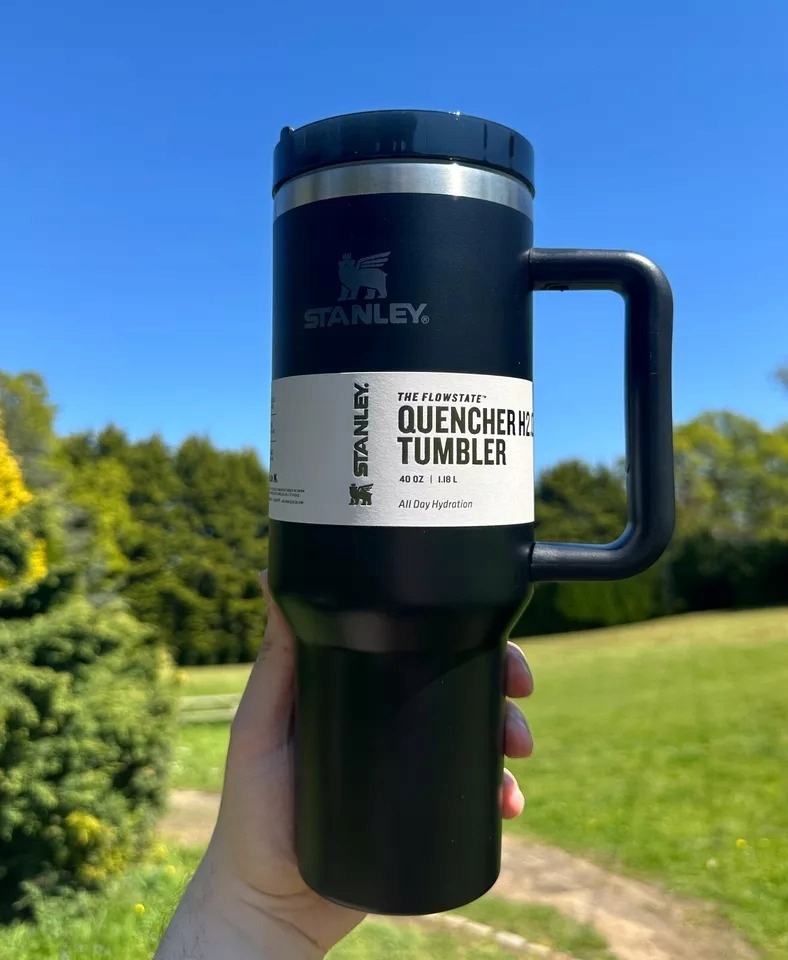 KUBEK TERMICZNY ICEFLOW NA WODĘ KAWY 40OZ NIERDZEWNA Z UCHWYTEM I SŁOMKĄ Kod producenta 6HG1659BKBZ