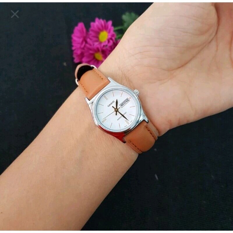 ZEGAREK DAMSKI CASIO LTP-V006L-7B2 (zd576d) + BOX + GRAWER Kolor tarczy biały