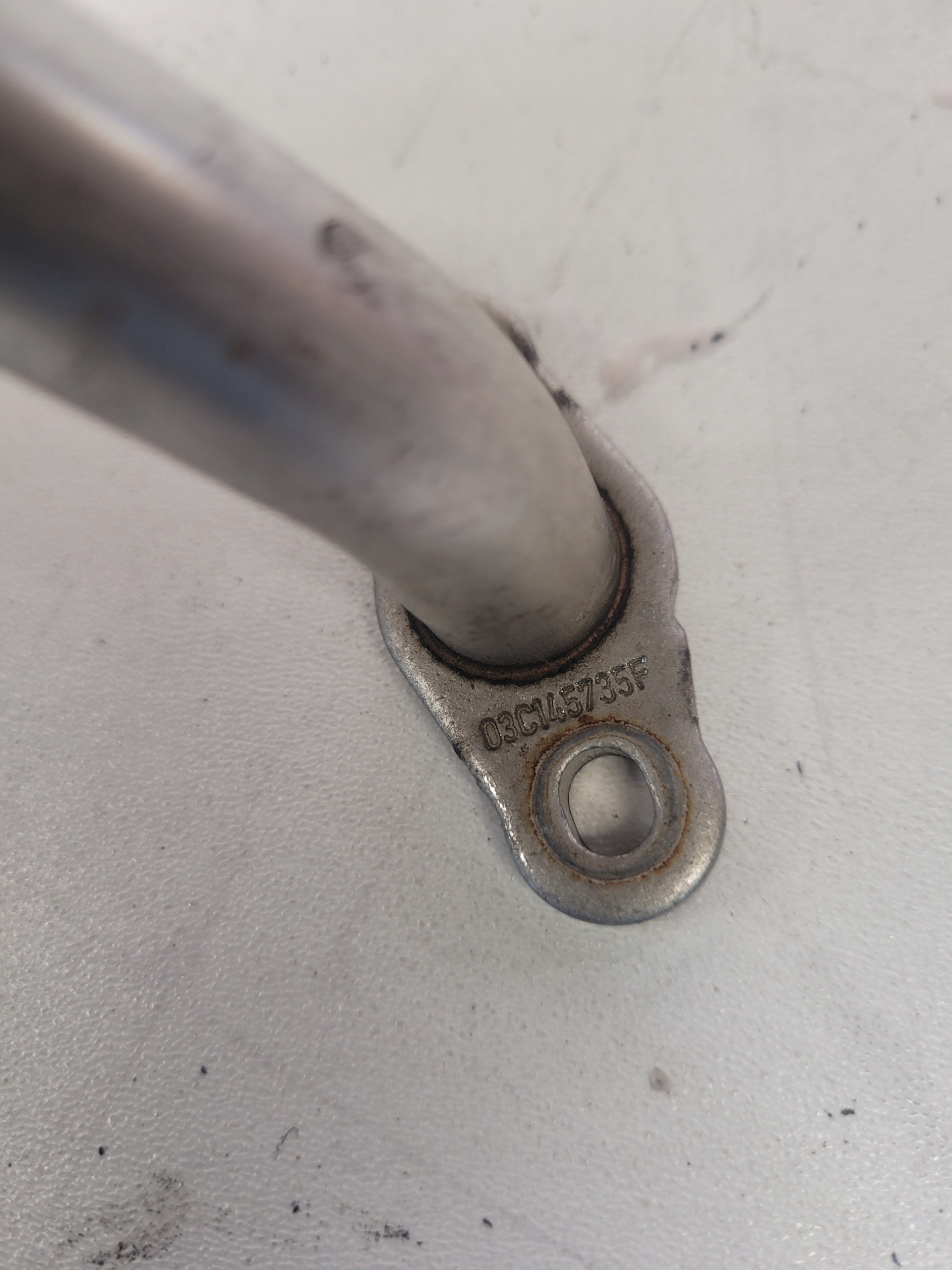 Ölleitung turbo AUDI VW 1.4 03C145735F