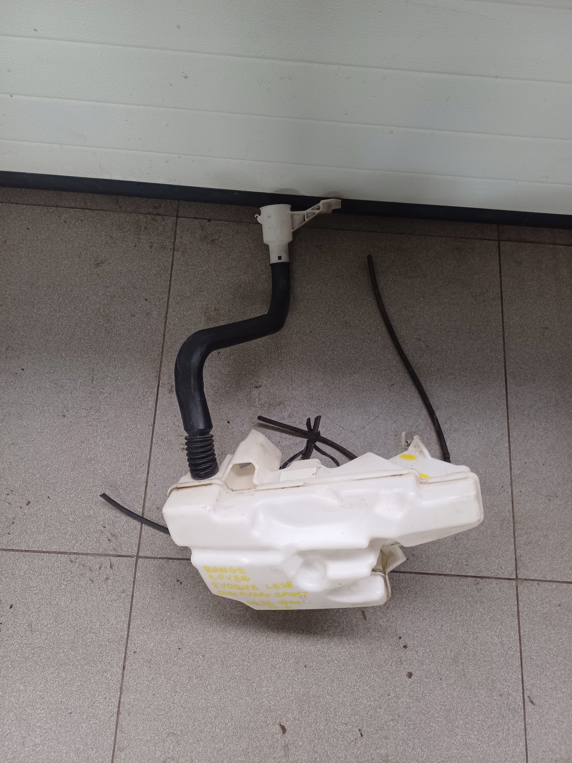 бачок омывателя жидкости Range Rover Evoque L538 BJ32-17B613-B