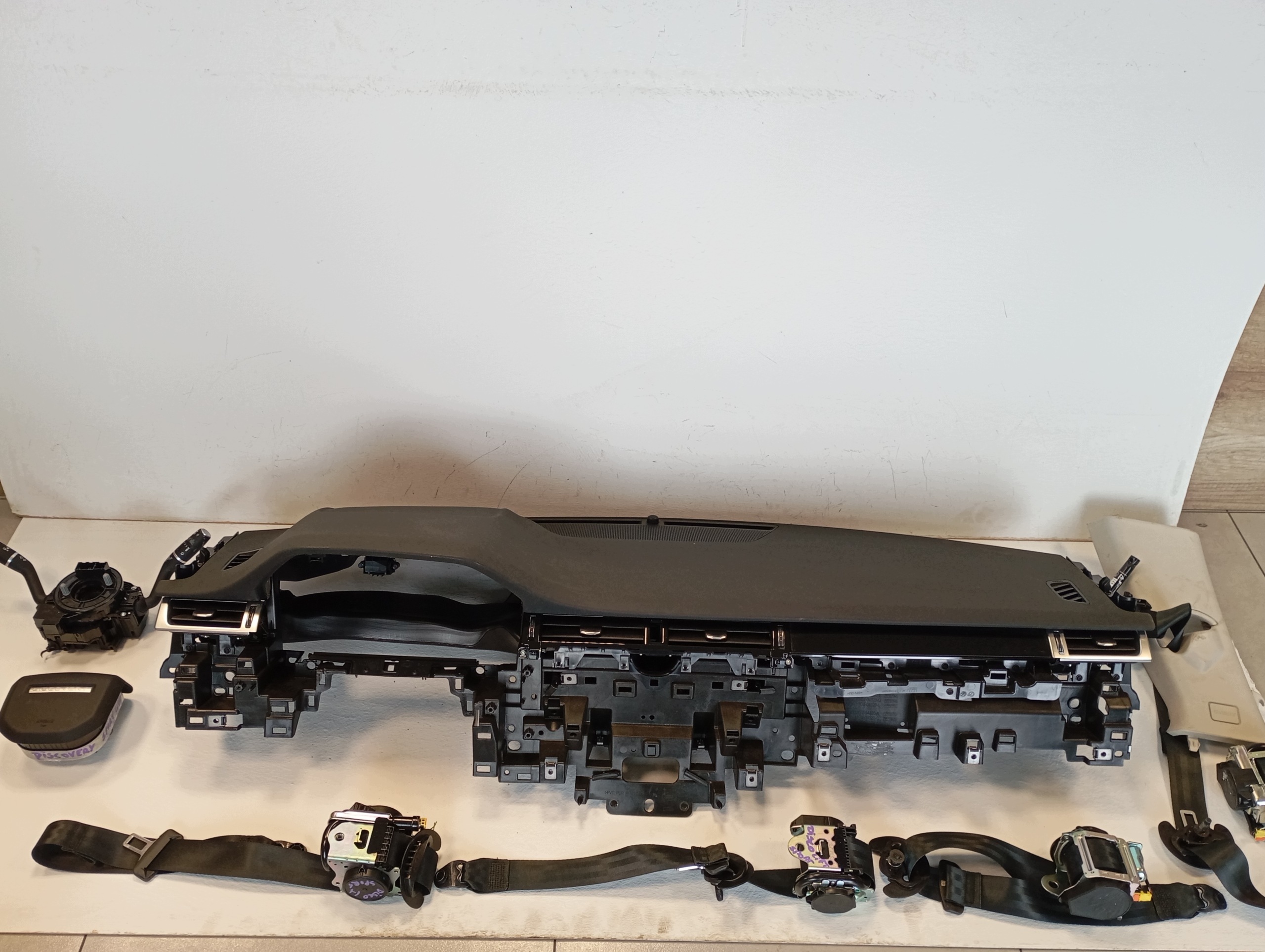 dashboard console pulpit Land Rover Discovery Sport lift