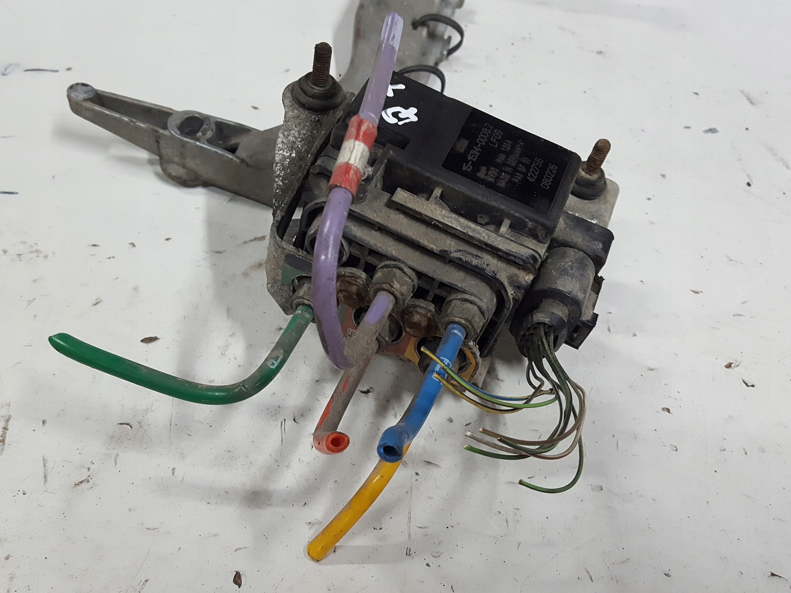 AUDI Q7 4L 05-15R распределитель подвески