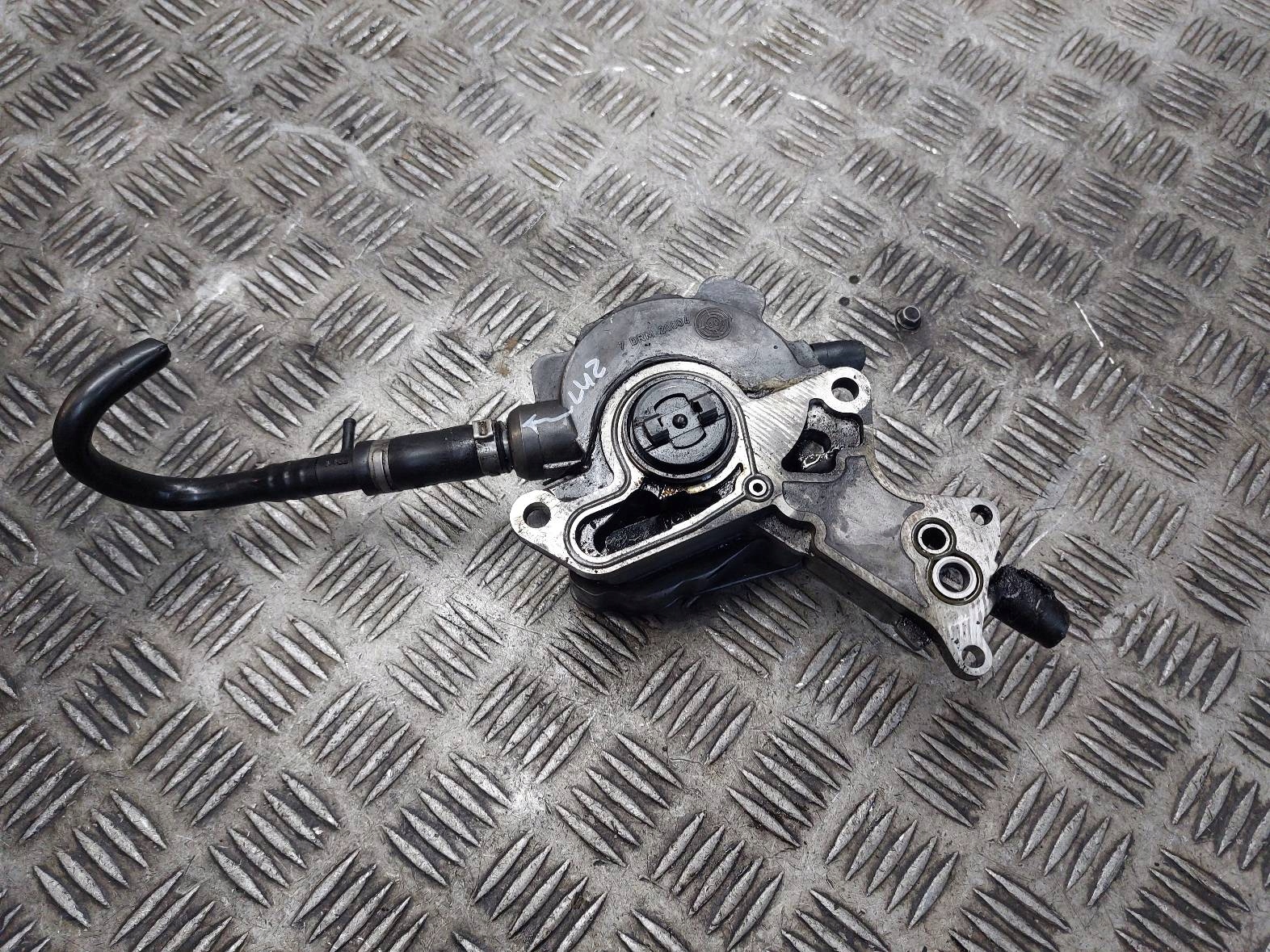 POMPA VACUM PASSAT B5 FL 1.9 TDI 130KM 038145209A