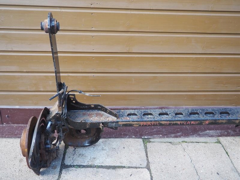 OŚ BELKA TYLNA TARCZE RENAULT TRAFIC III OPEL VIVARO B Jakość części (zgodnie z GVO) O - oryginał z logo producenta pojazdu (OE)