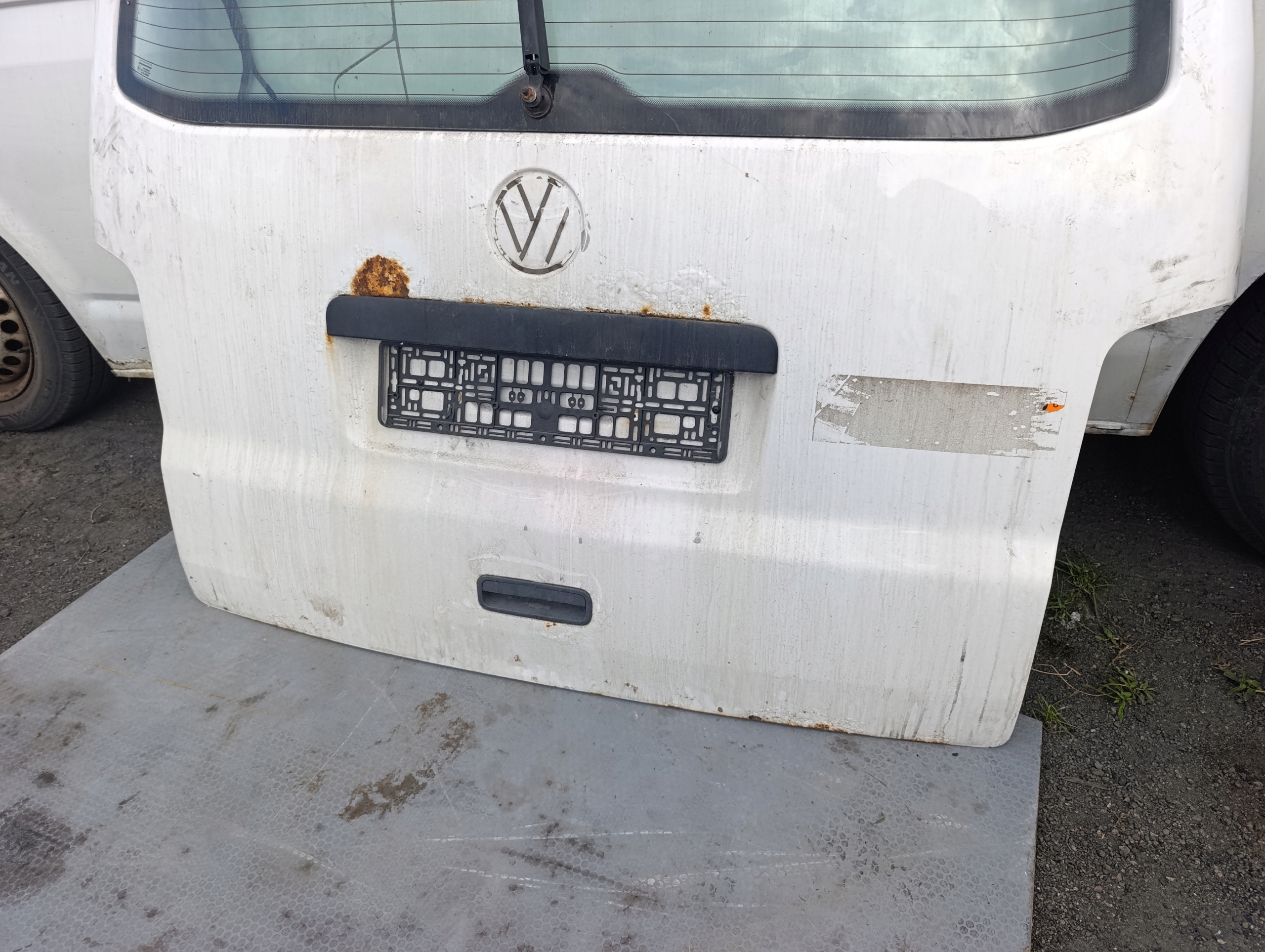 VW T5 T5 LIFT trunk door cover boot rear part complete biala