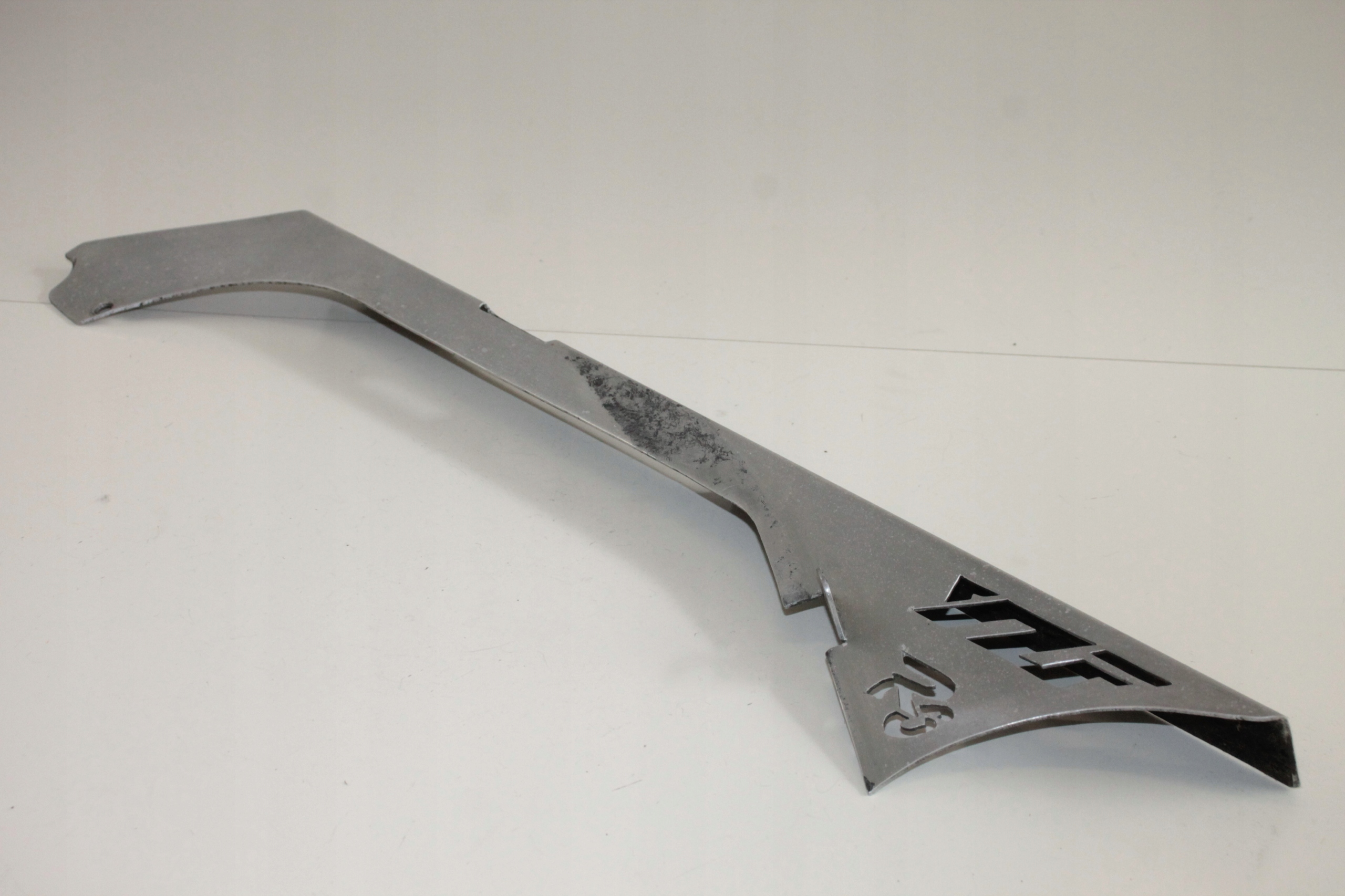 YAMAHA R6 RJ01 RJ03 98-02 ЗАХИСТ ЛАНЦЮГА 
