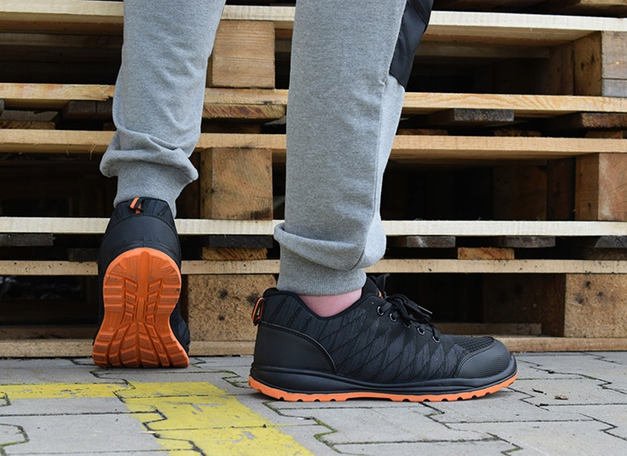 BUTY SPORTOWE MĘSKIE ADIDASY LEKKIE ROBOCZE 40 Marka inna