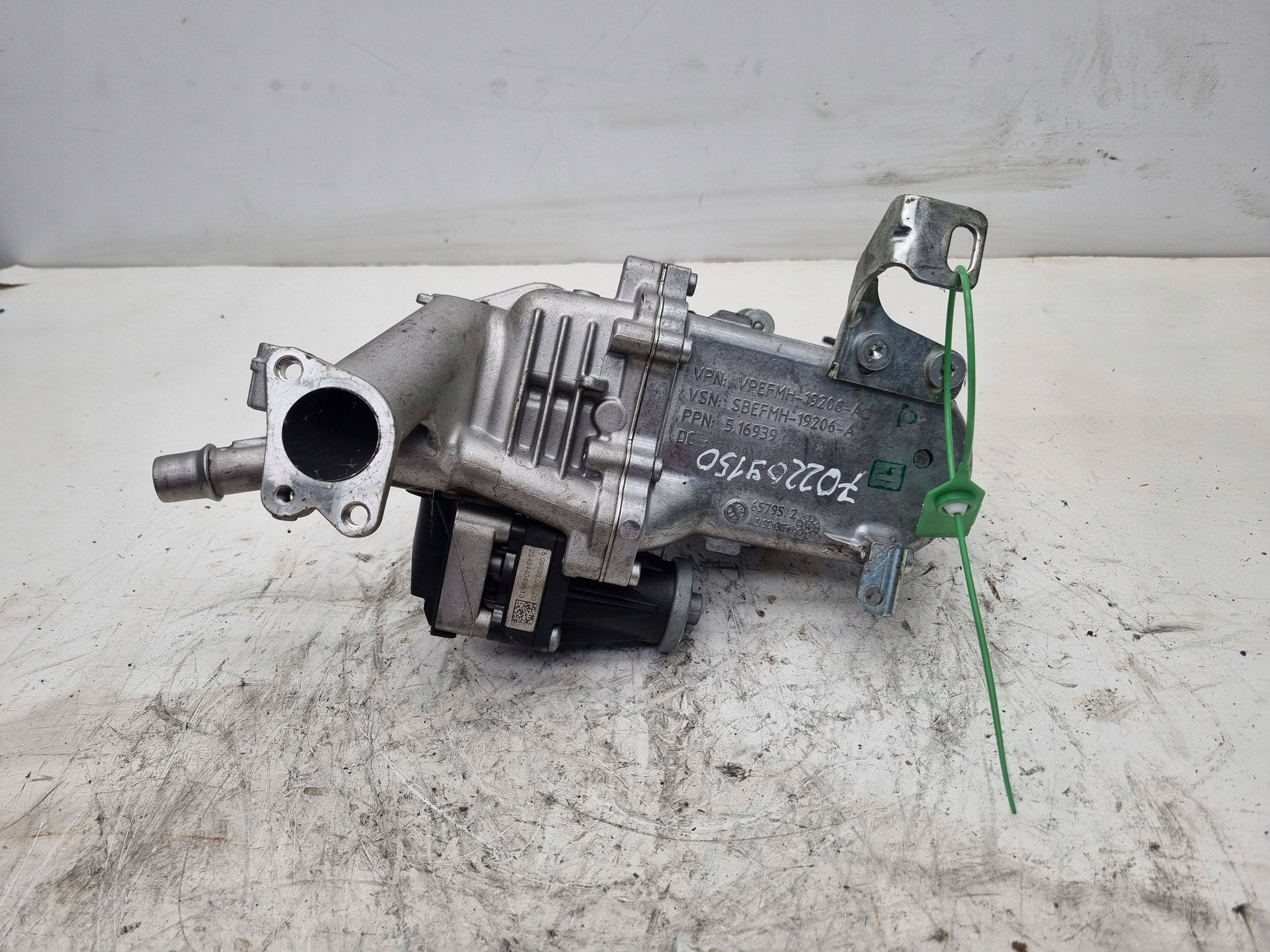 Abgaskuehler AGR AGR-Ventil FM5Q-9D475-AA02 FORD KUGA MK2 TRANSIT CONNECT